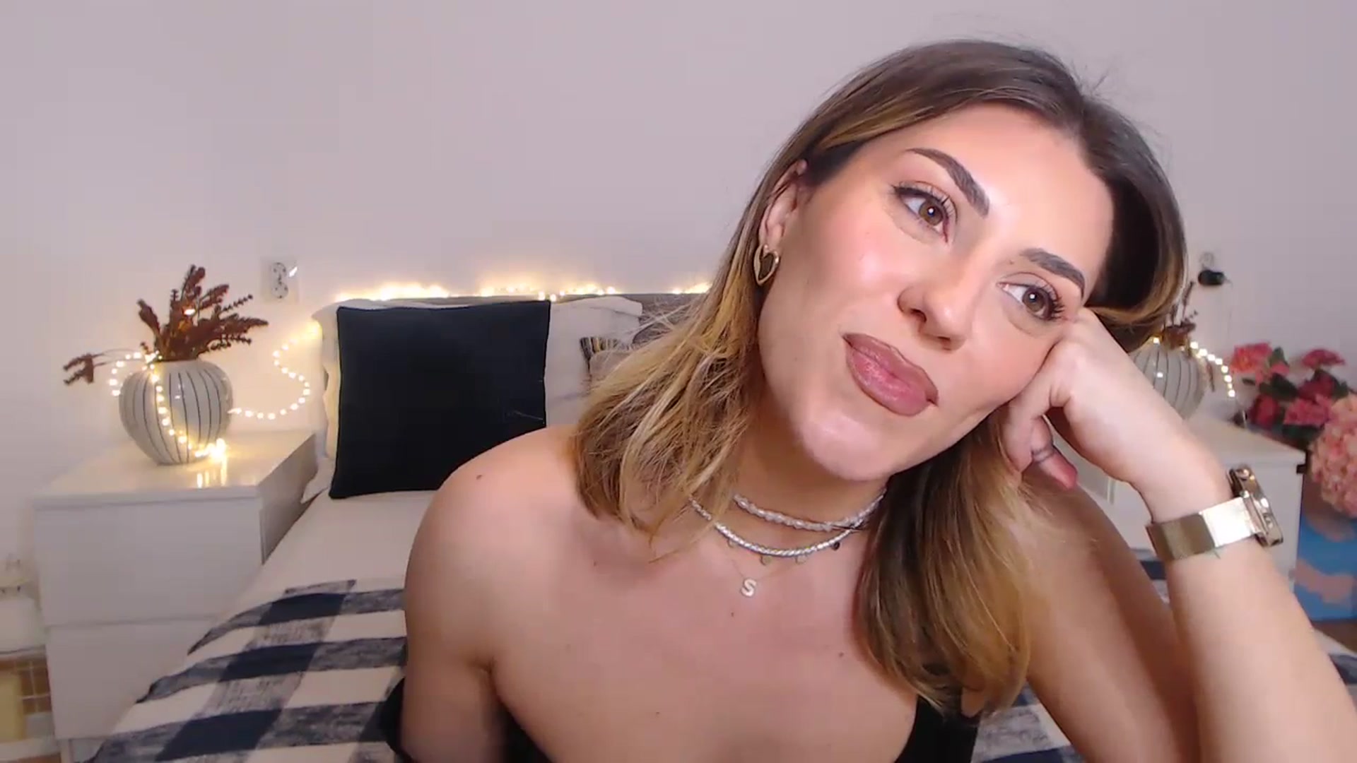Gallery image thumbnail from BlueStocking's myfreecams stream on, 02/26/2024, 13:45 image 20 of 20