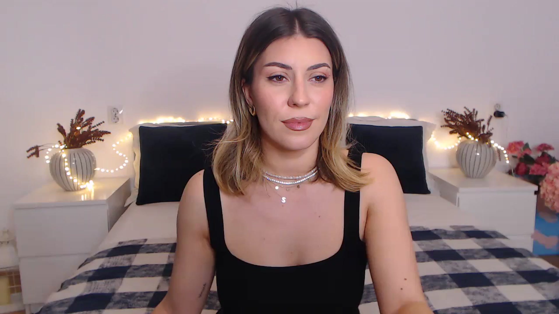 Gallery image thumbnail from BlueStocking's myfreecams stream on, 02/26/2024, 14:35 image 8 of 20