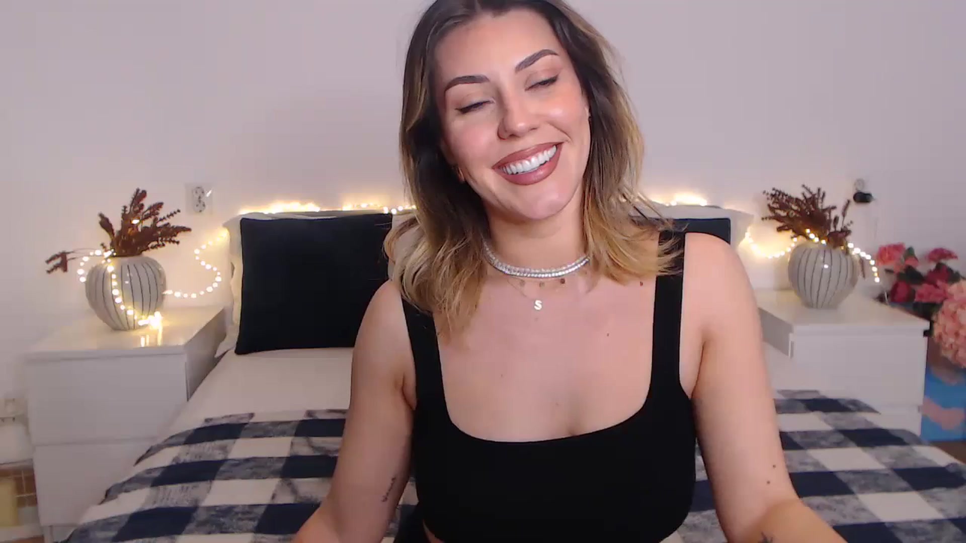 Gallery image thumbnail from BlueStocking's myfreecams stream on, 02/26/2024, 14:35 image 20 of 20