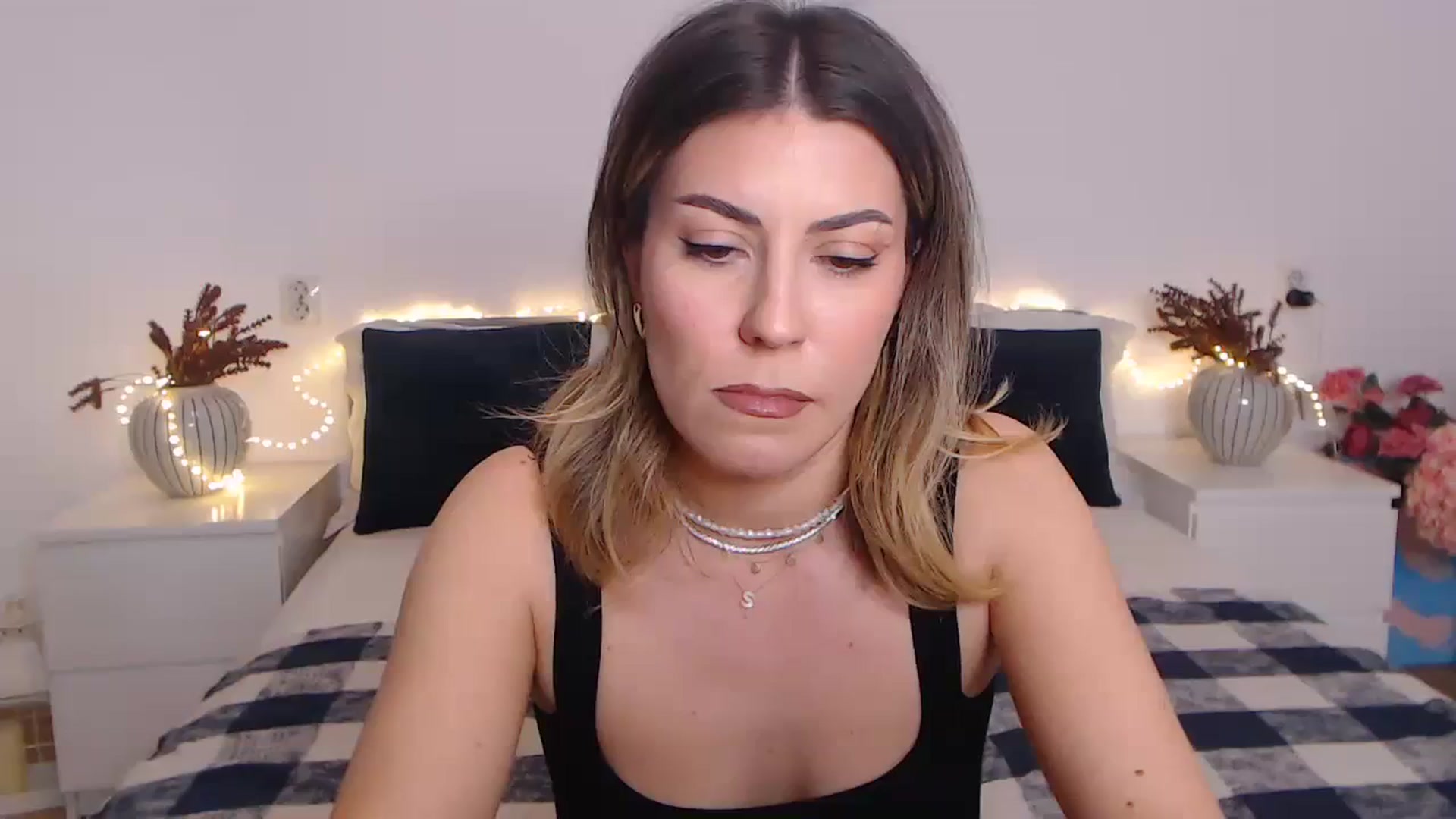 Gallery image thumbnail from BlueStocking's myfreecams stream on, 02/26/2024, 14:35 image 1 of 20