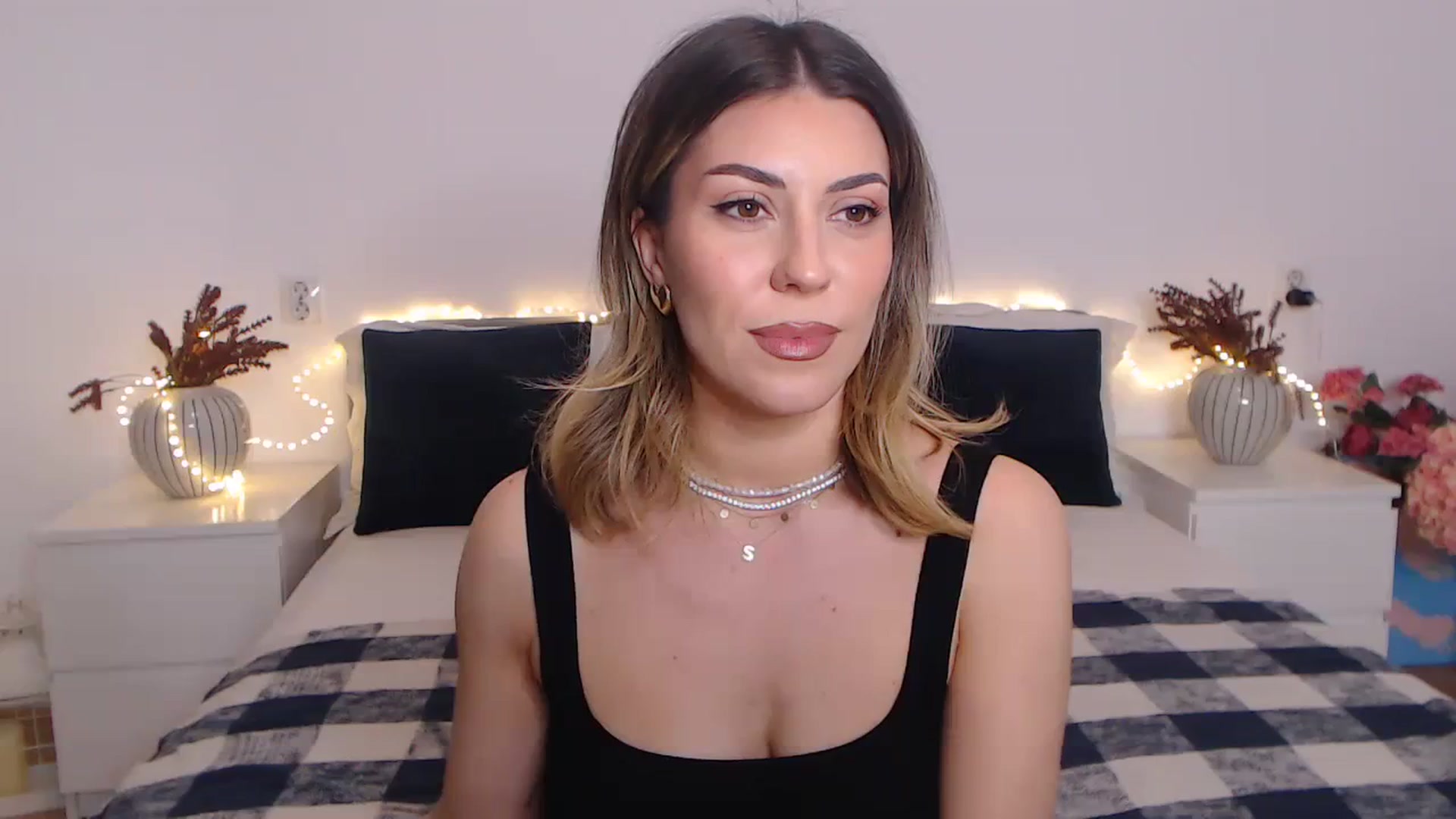 Gallery image thumbnail from BlueStocking's myfreecams stream on, 02/26/2024, 14:35 image 3 of 20