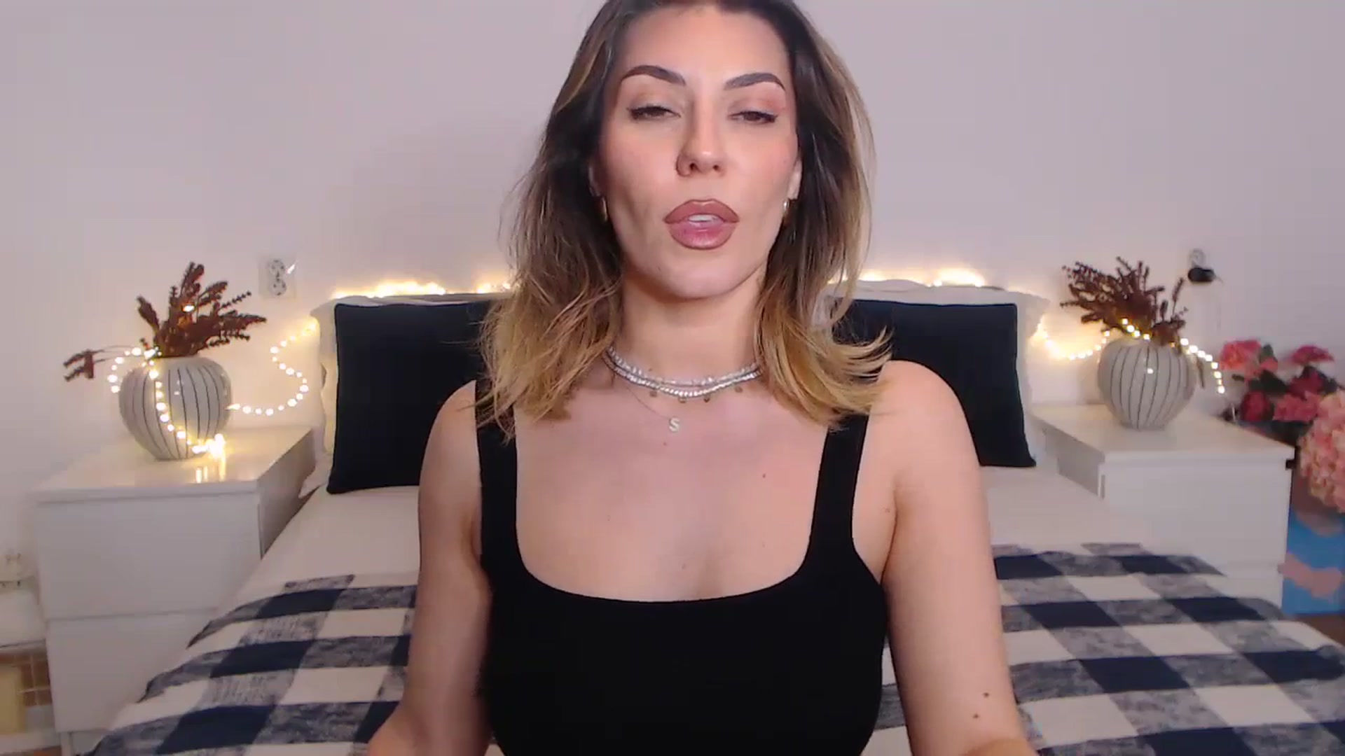 Gallery image thumbnail from BlueStocking's myfreecams stream on, 02/26/2024, 14:35 image 11 of 20