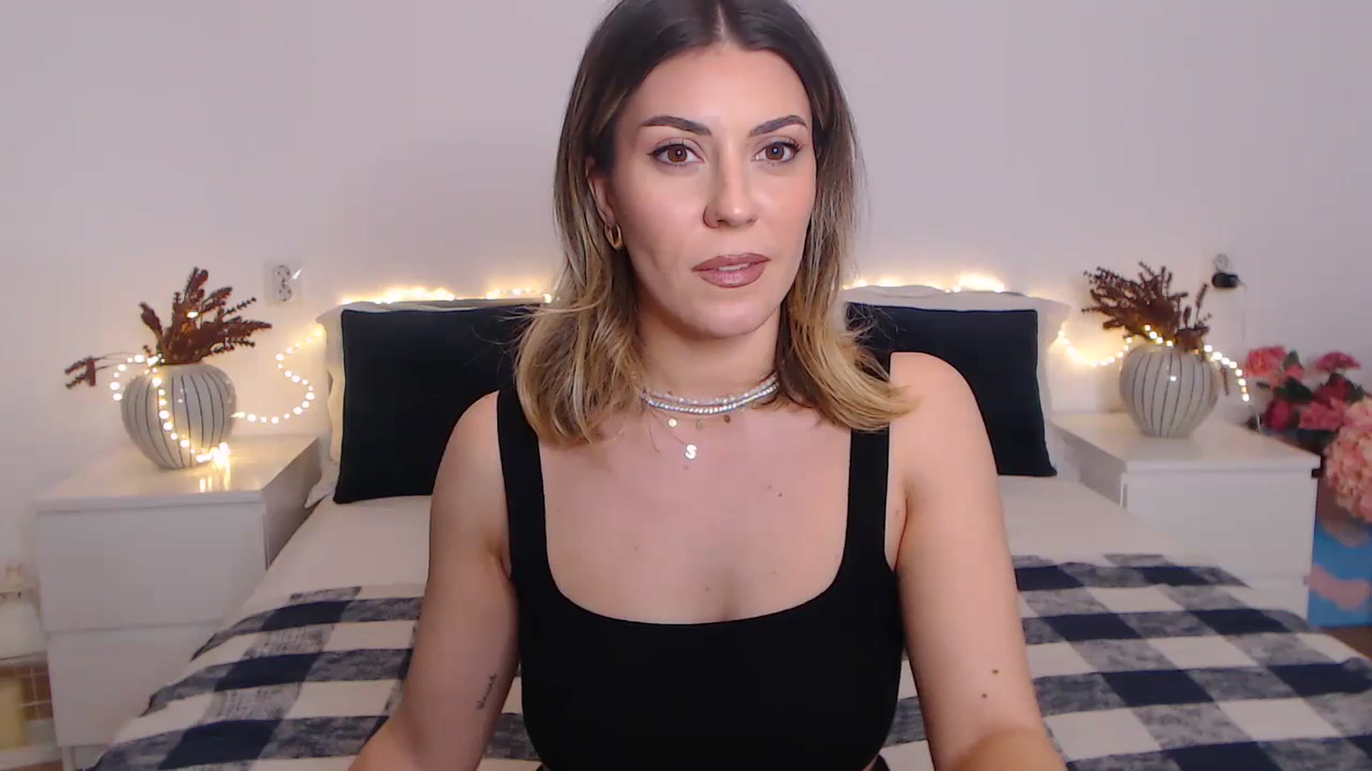 Gallery image thumbnail from BlueStocking's myfreecams stream on, 02/26/2024, 14:35 image 6 of 20