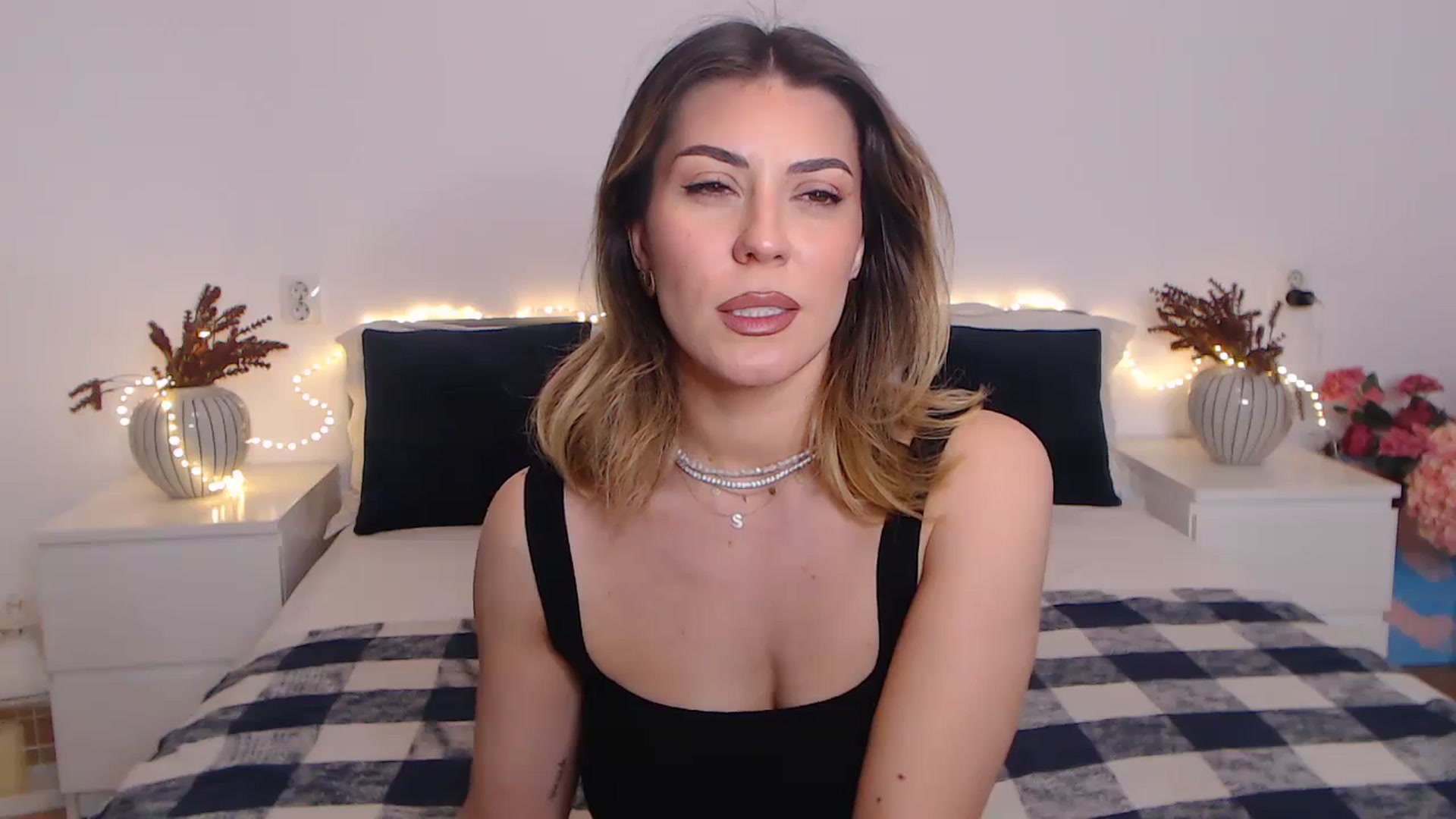 Gallery image thumbnail from BlueStocking's myfreecams stream on, 02/26/2024, 14:35 image 13 of 20
