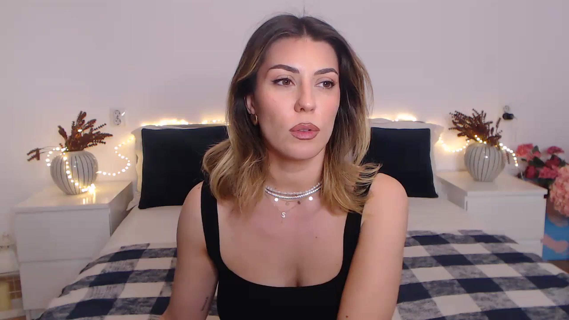 Gallery image thumbnail from BlueStocking's myfreecams stream on, 02/26/2024, 14:35 image 17 of 20