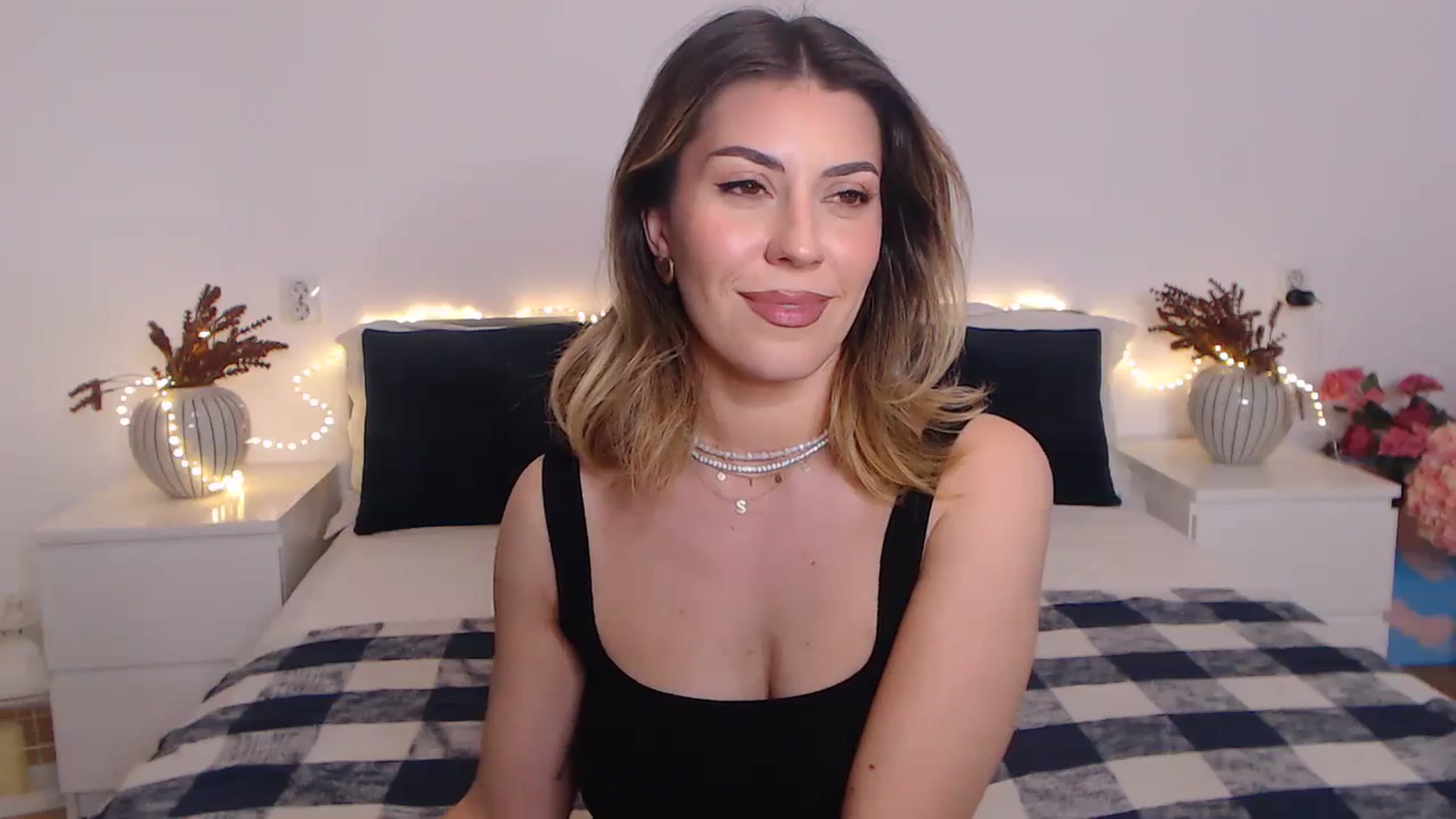 Gallery image thumbnail from BlueStocking's myfreecams stream on, 02/26/2024, 14:35 image 12 of 20
