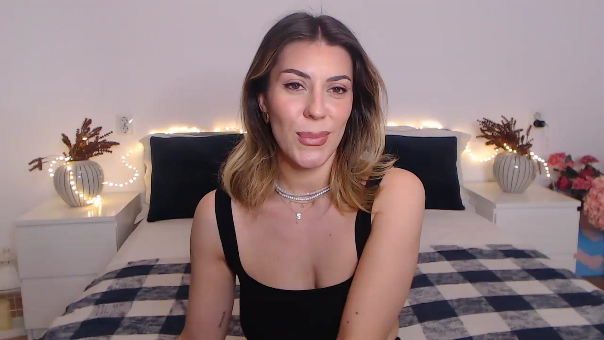 Gallery image thumbnail from BlueStocking's myfreecams stream on, 02/26/2024, 14:35 image 15 of 20