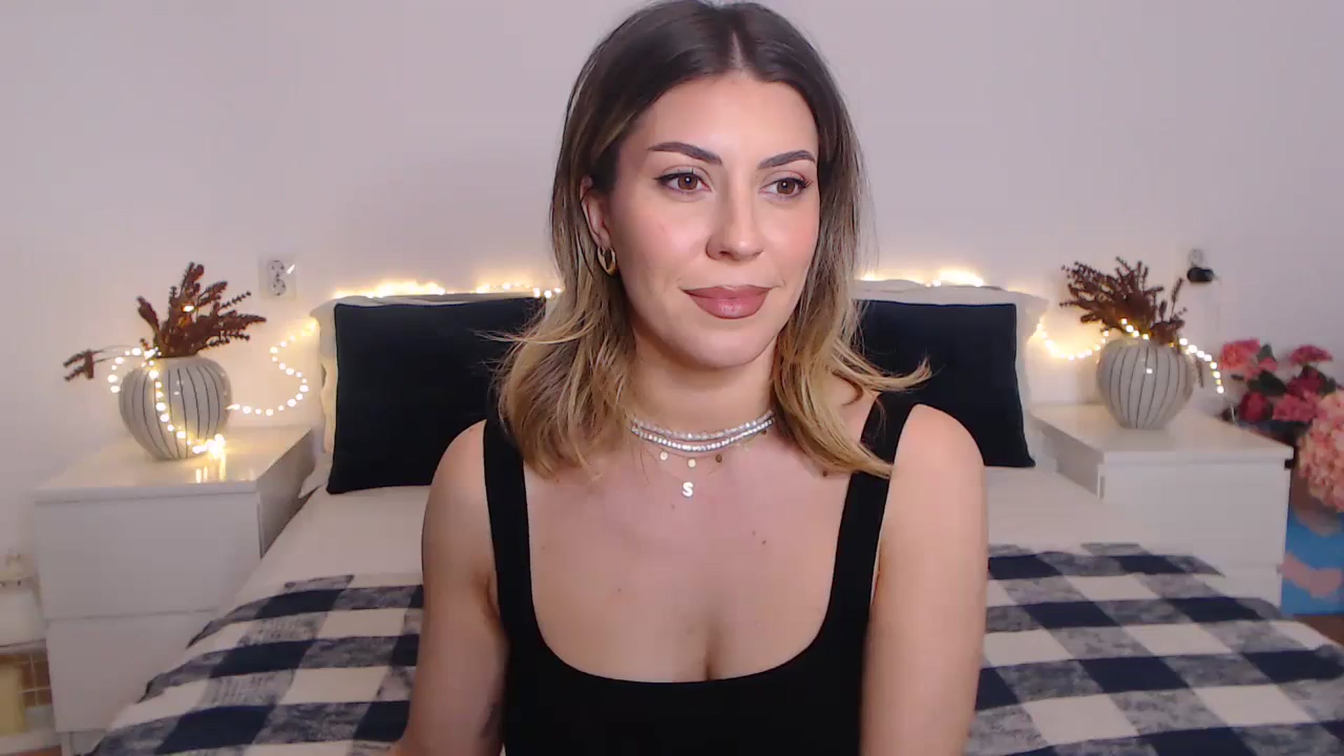 Gallery image thumbnail from BlueStocking's myfreecams stream on, 02/26/2024, 14:35 image 2 of 20