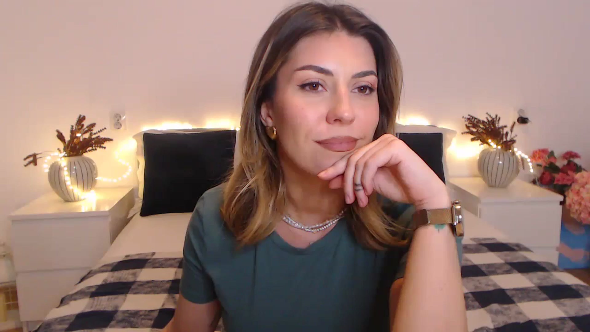 Gallery image thumbnail from BlueStocking's myfreecams stream on, 02/26/2024, 16:53 image 6 of 20