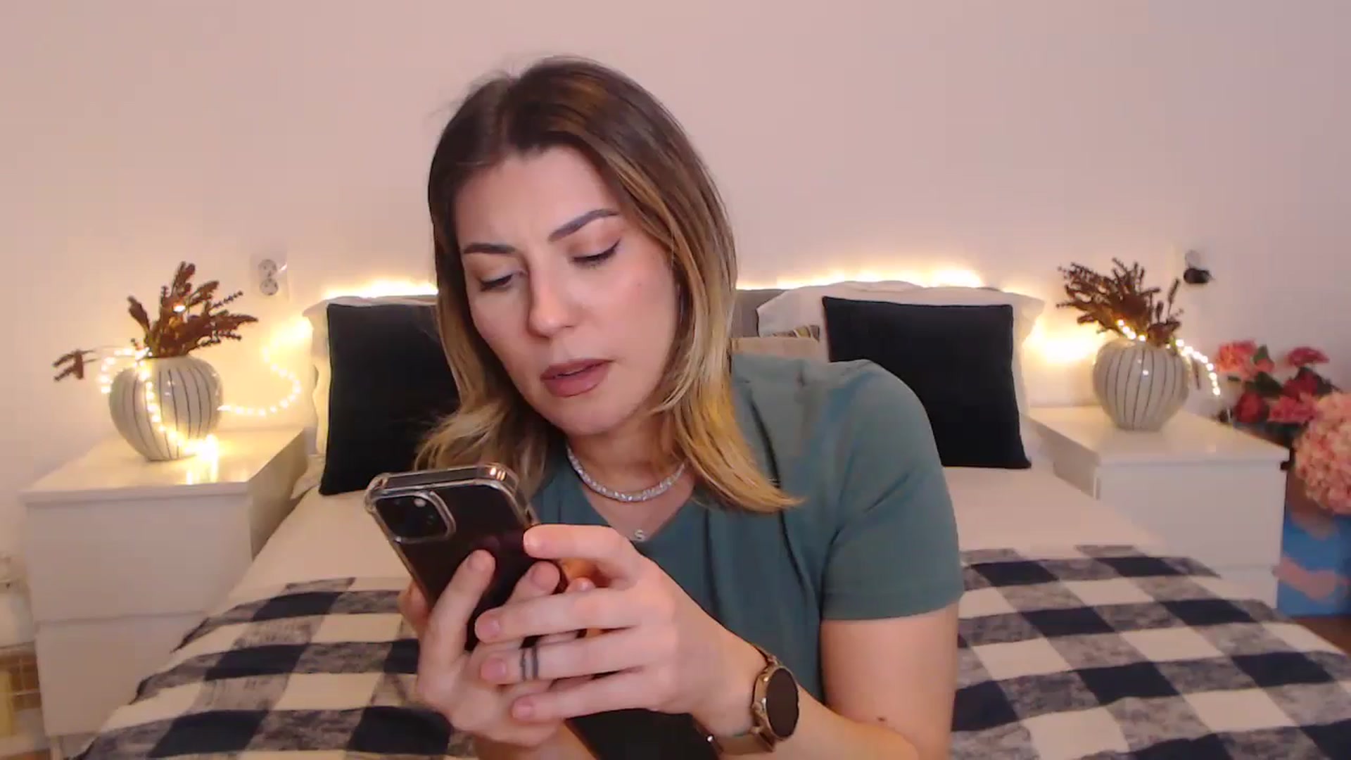 Gallery image thumbnail from BlueStocking's myfreecams stream on, 02/26/2024, 16:53 image 14 of 20