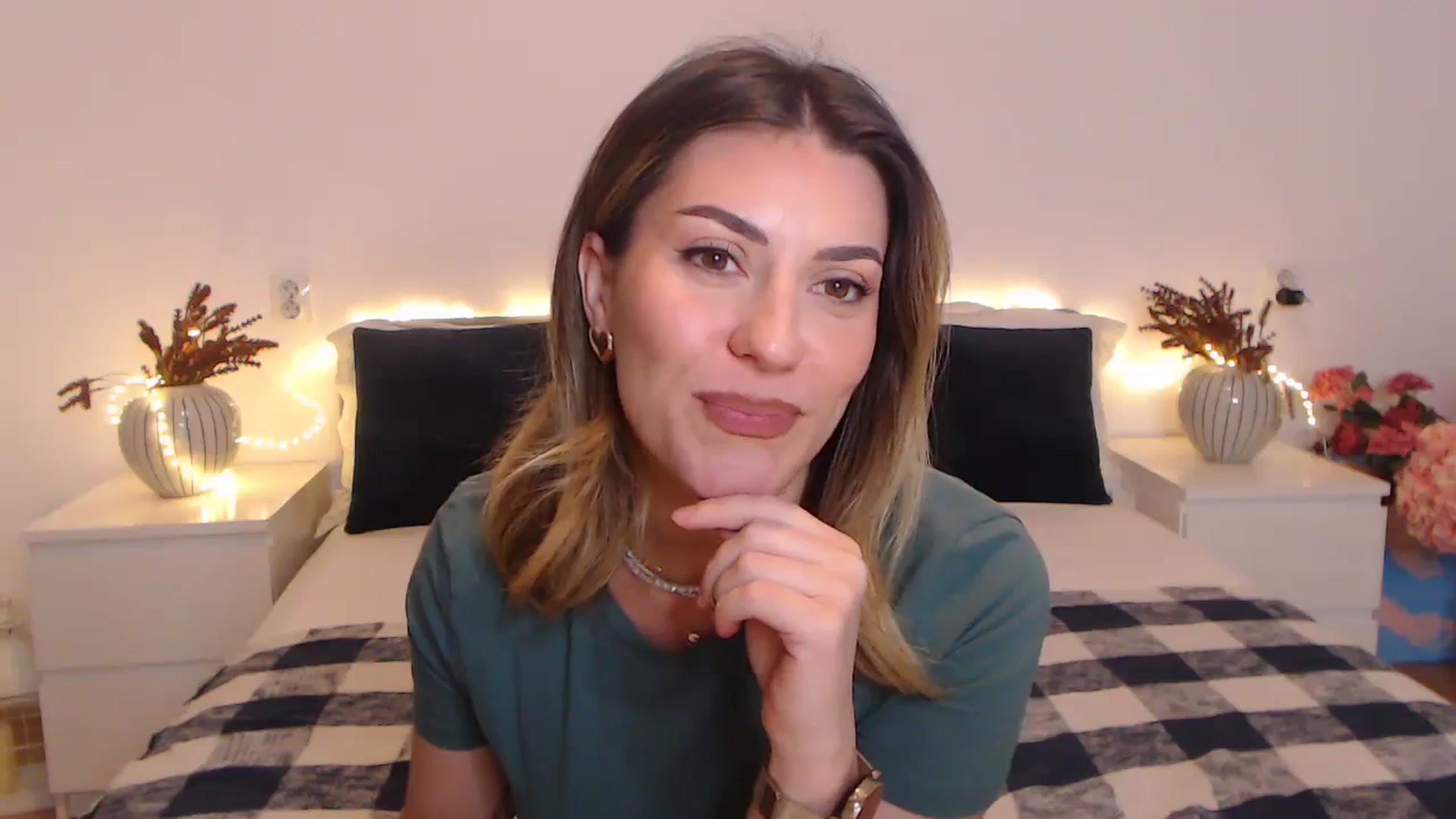 Gallery image thumbnail from BlueStocking's myfreecams stream on, 02/26/2024, 16:53 image 9 of 20