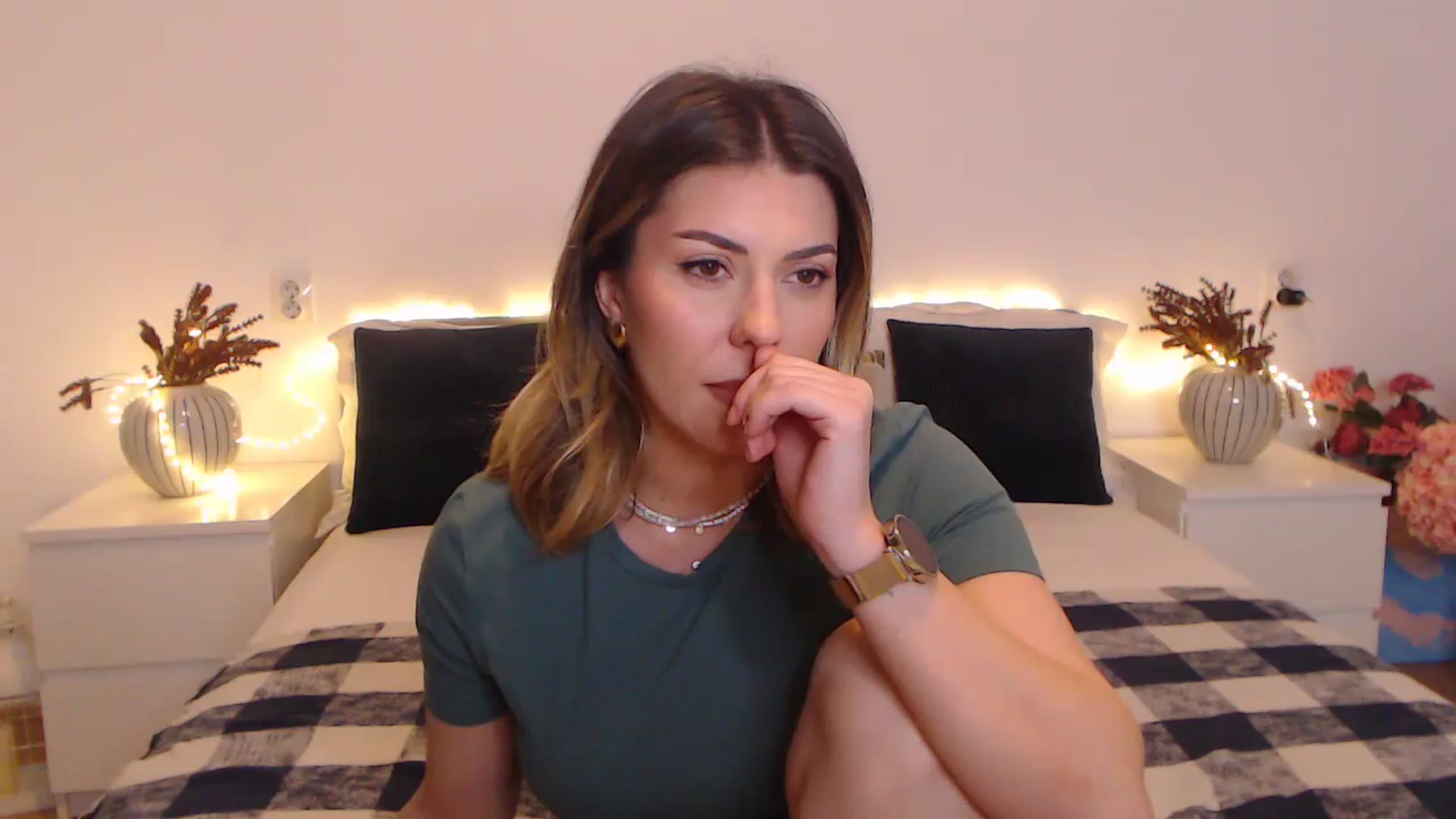 Gallery image thumbnail from BlueStocking's myfreecams stream on, 02/26/2024, 16:53 image 1 of 20