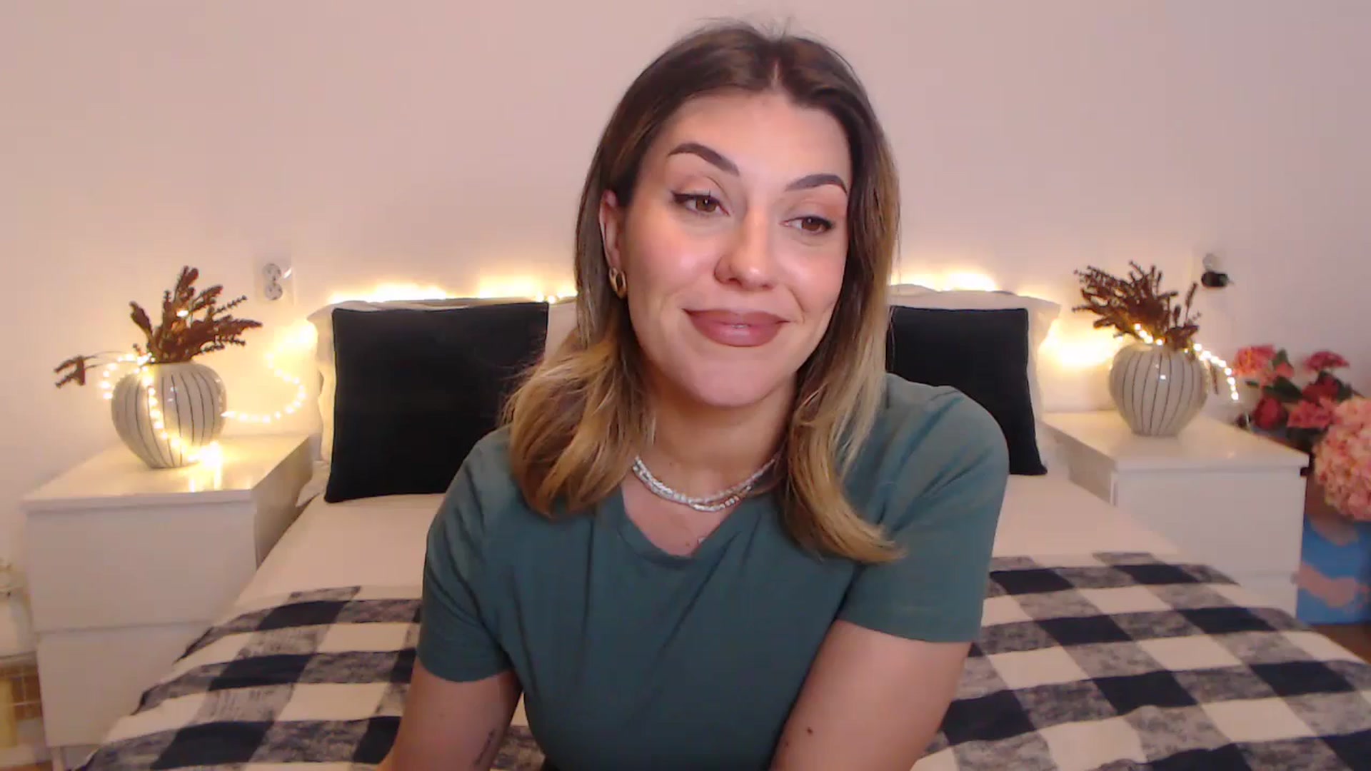 Gallery image thumbnail from BlueStocking's myfreecams stream on, 02/26/2024, 16:53 image 11 of 20