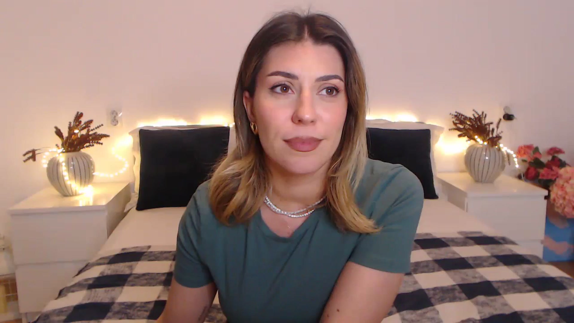 Gallery image thumbnail from BlueStocking's myfreecams stream on, 02/26/2024, 16:53 image 10 of 20
