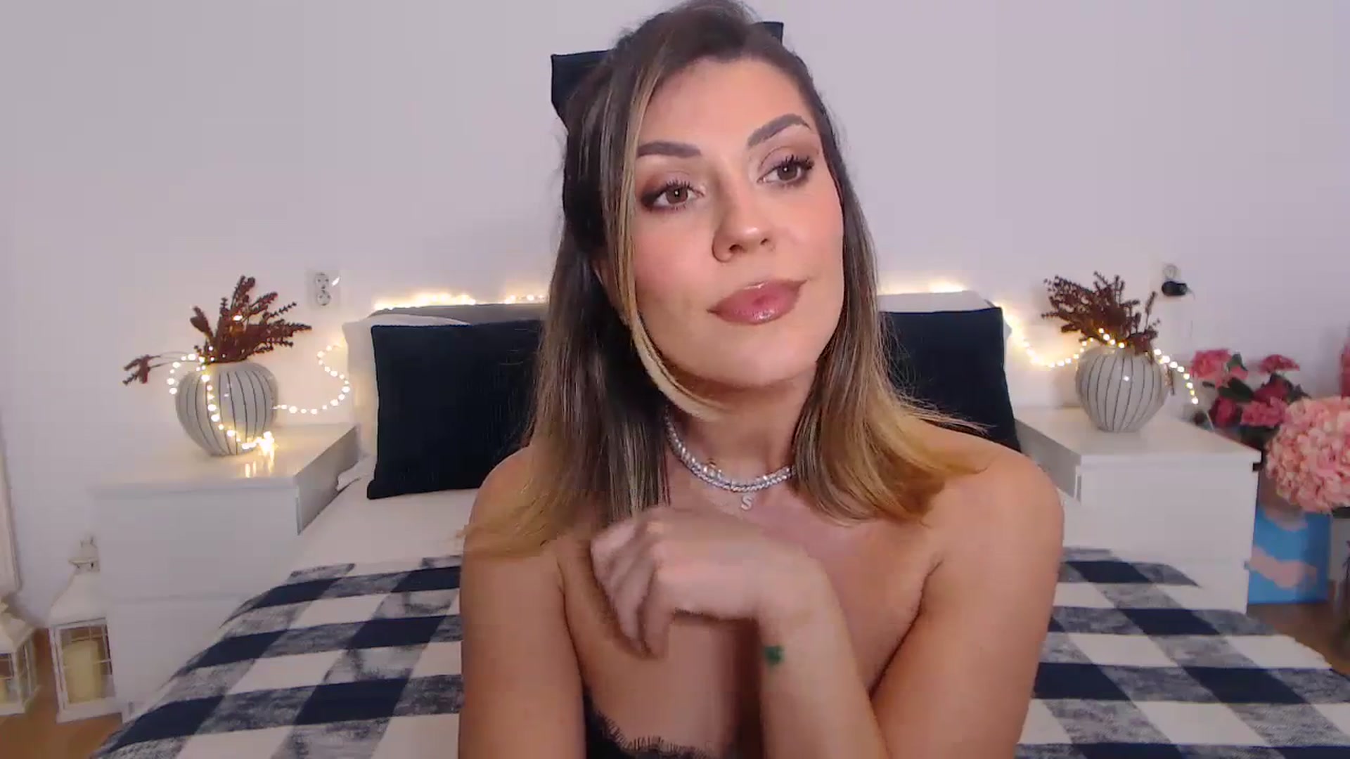 Gallery image thumbnail from BlueStocking's myfreecams stream on, 02/27/2024, 17:16 image 6 of 20