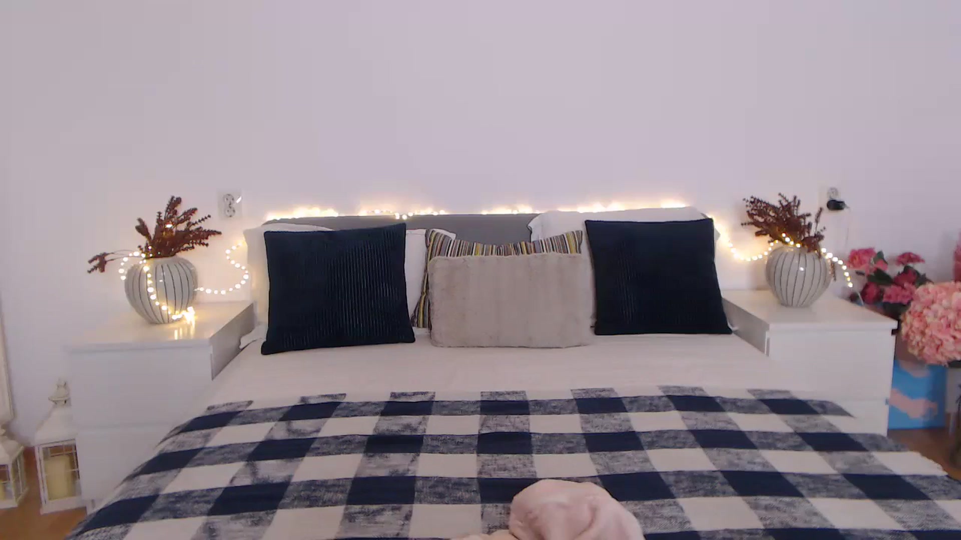 Gallery image thumbnail from BlueStocking's myfreecams stream on, 02/27/2024, 17:16 image 11 of 20