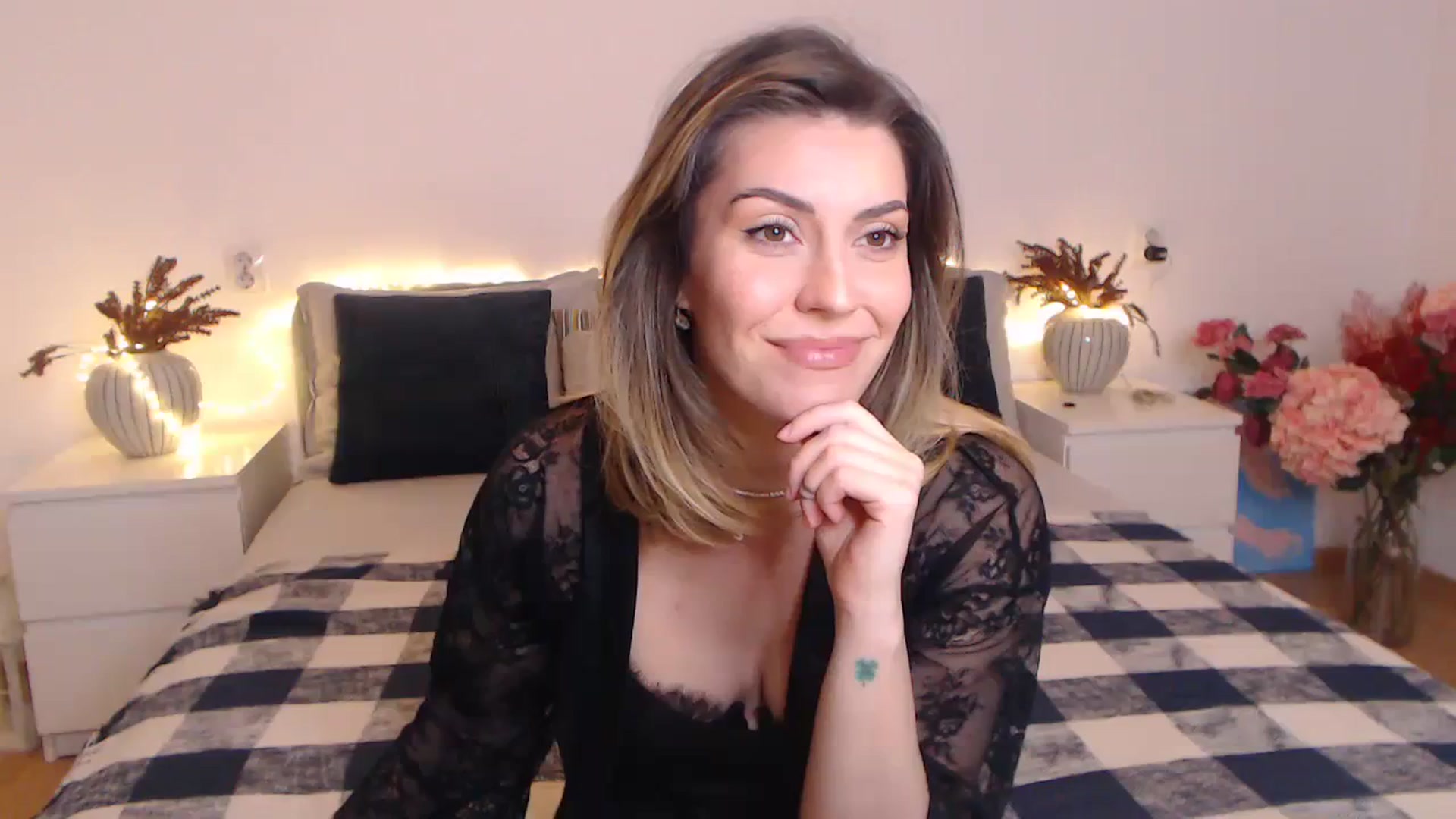 Gallery image thumbnail from BlueStocking's myfreecams stream on, 03/05/2024, 17:42 image 2 of 20