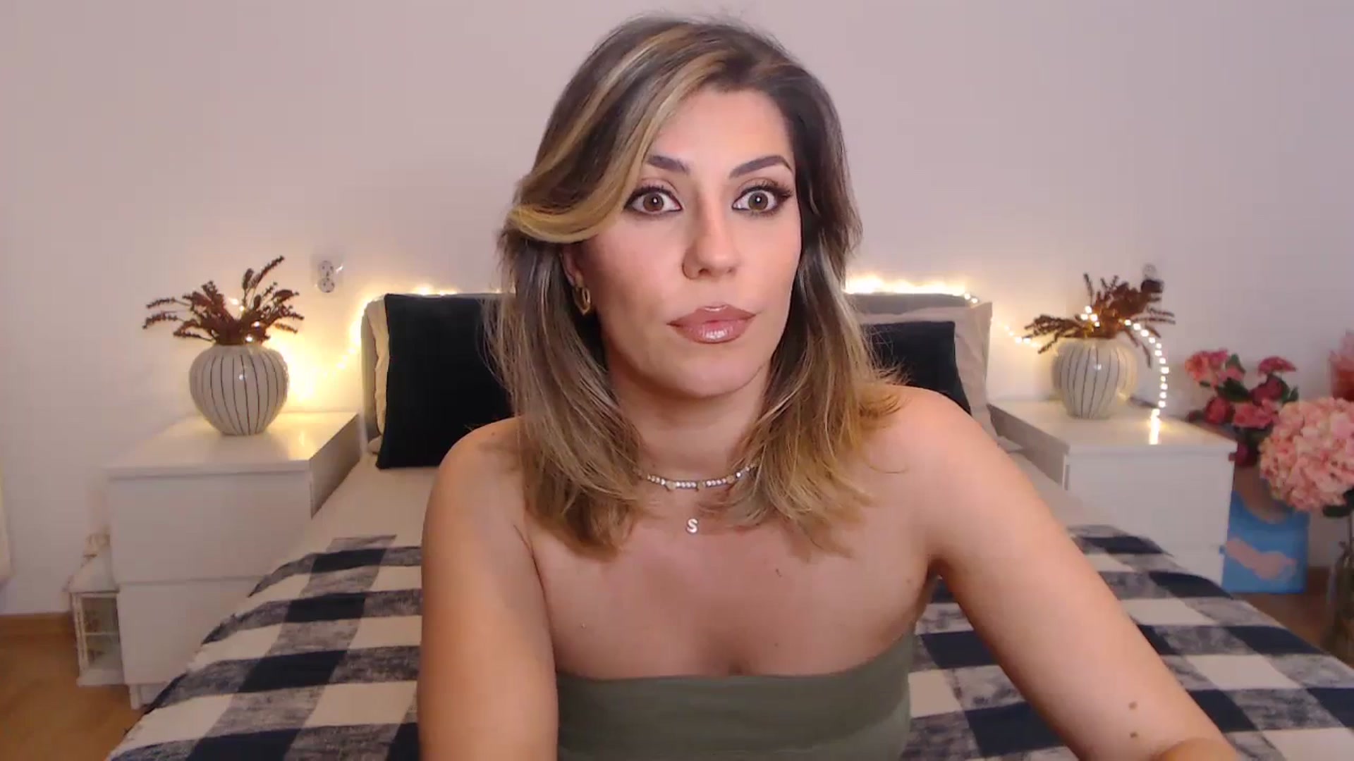 Gallery image thumbnail from BlueStocking's myfreecams stream on, 03/26/2024, 17:02 image 19 of 20