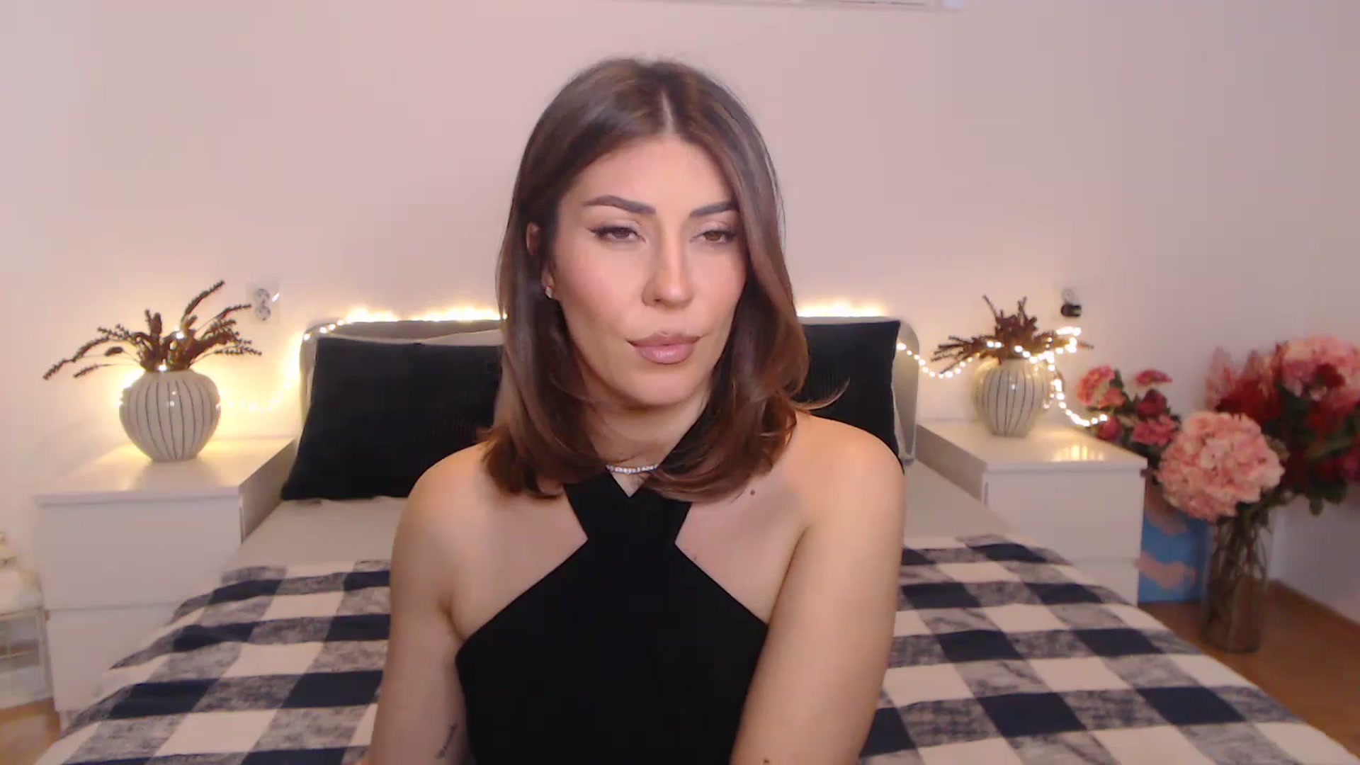 Gallery image thumbnail from BlueStocking's myfreecams stream on, 04/09/2024, 13:45 image 8 of 20