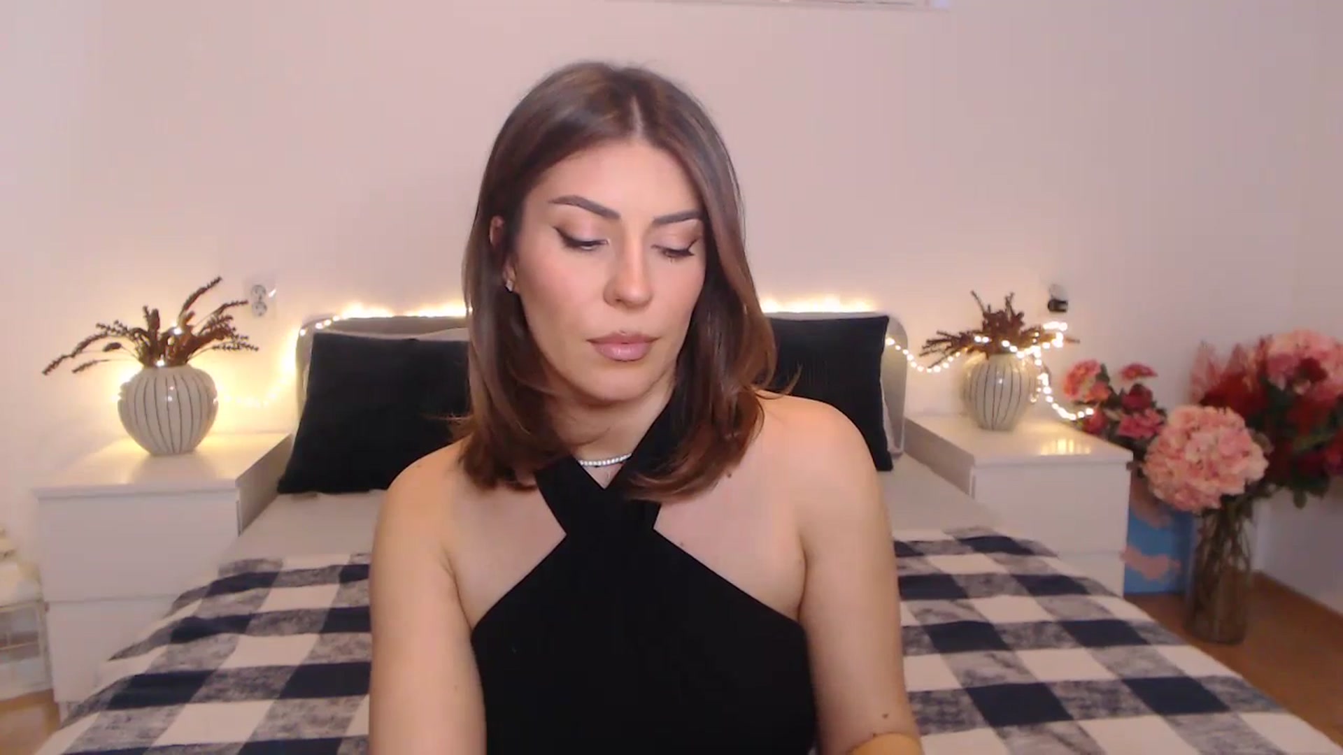 Gallery image thumbnail from BlueStocking's myfreecams stream on, 04/09/2024, 13:45 image 4 of 20