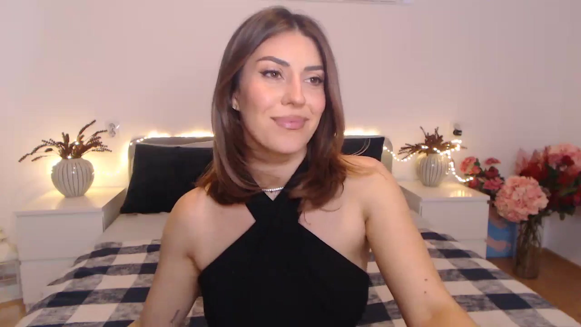 Gallery image thumbnail from BlueStocking's myfreecams stream on, 04/09/2024, 13:45 image 17 of 20