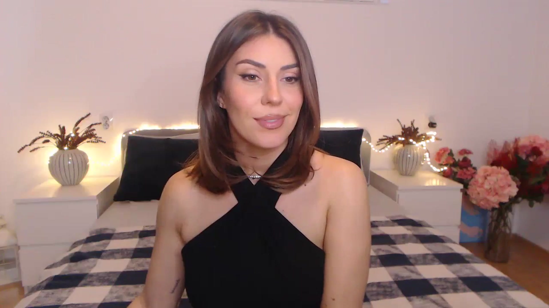 Gallery image thumbnail from BlueStocking's myfreecams stream on, 04/09/2024, 13:45 image 15 of 20