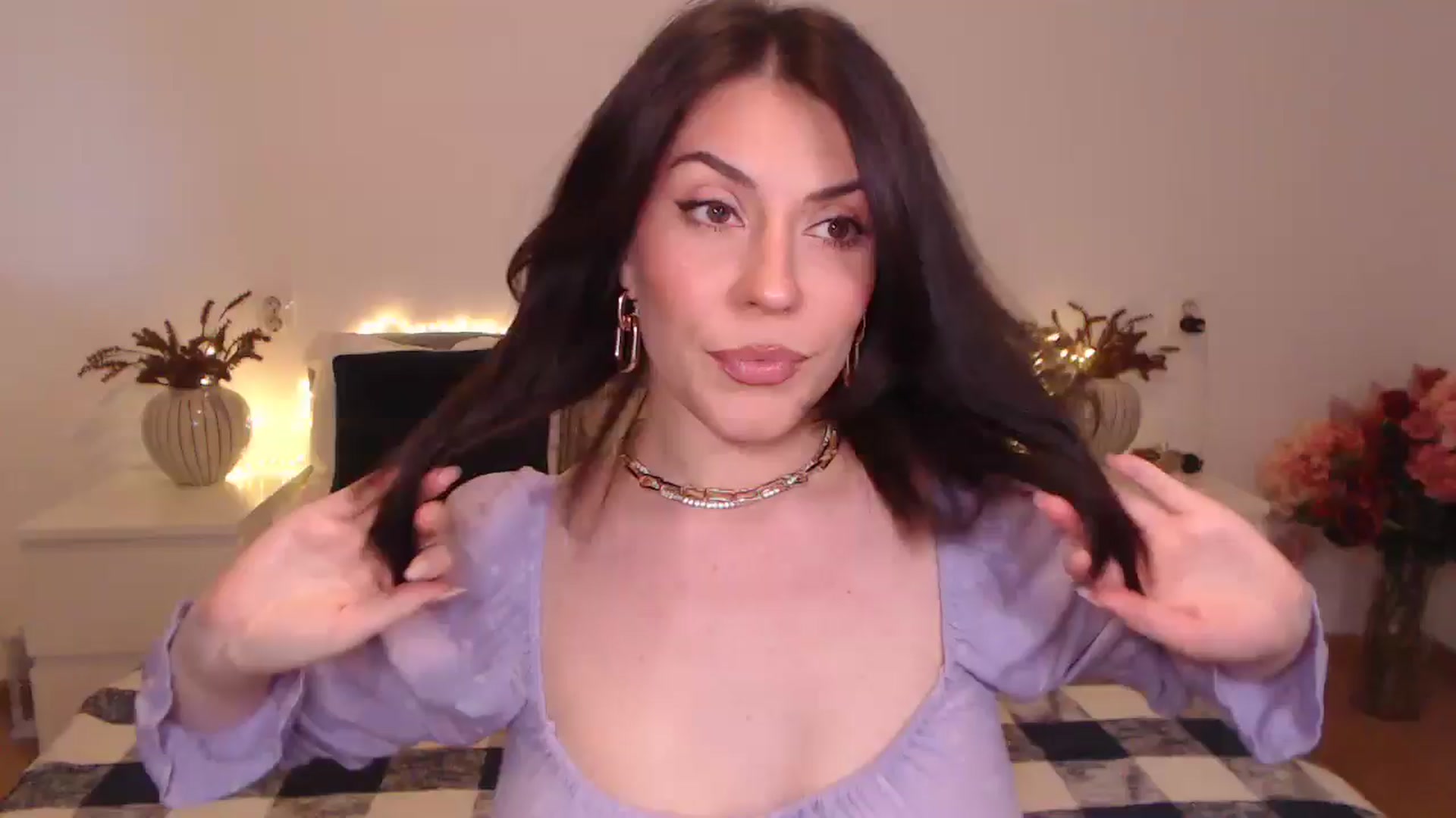 Gallery image thumbnail from BlueStocking's myfreecams stream on, 09/08/2024, 15:33 image 14 of 20