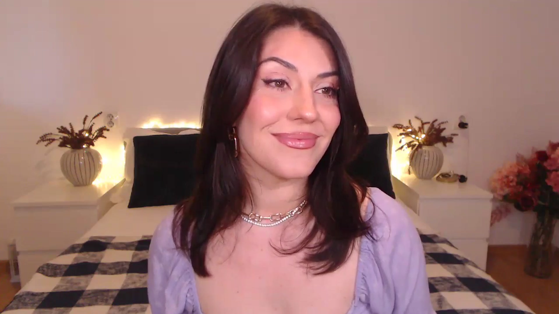 Gallery image thumbnail from BlueStocking's myfreecams stream on, 09/08/2024, 15:33 image 2 of 20
