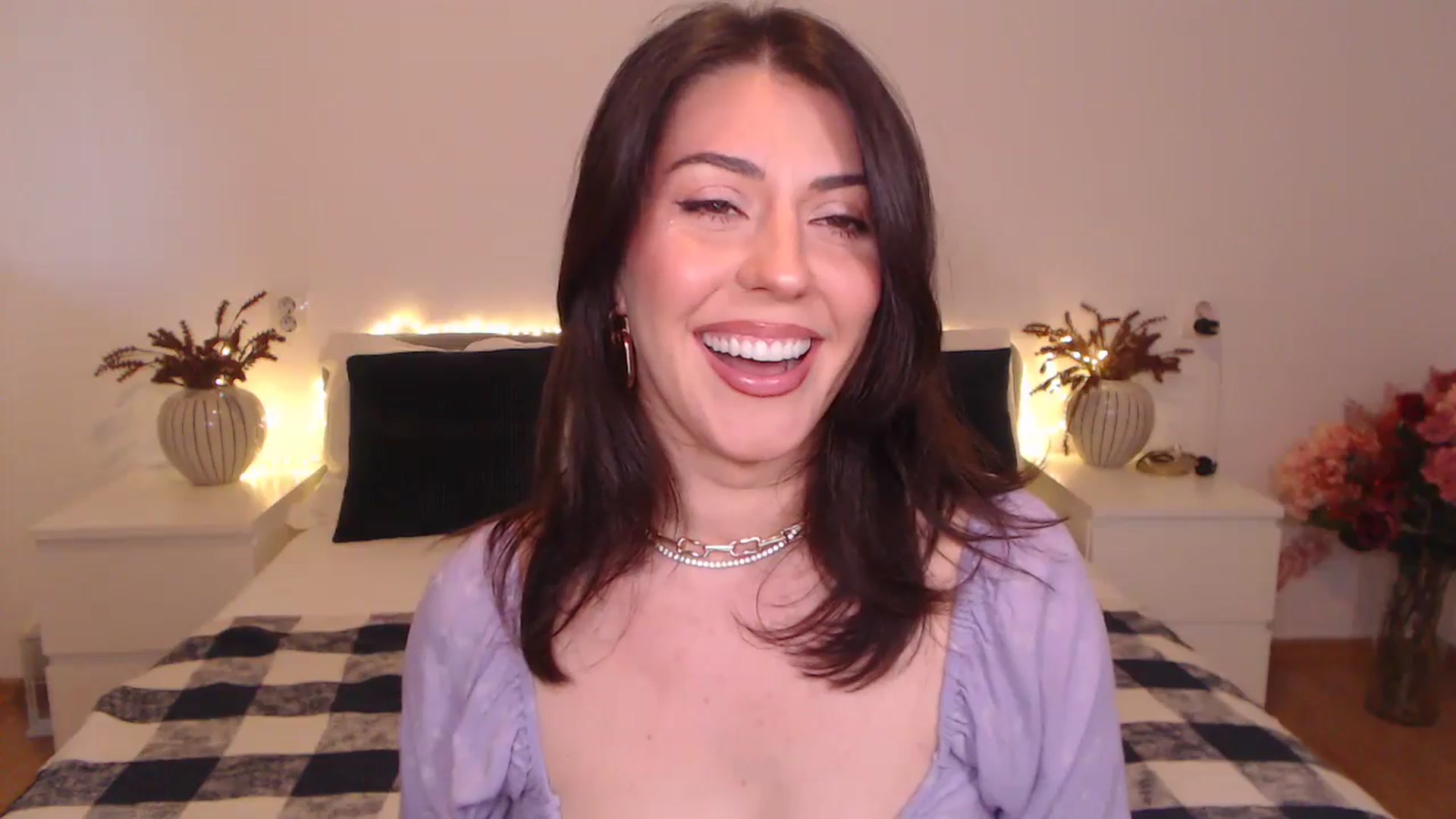 Gallery image thumbnail from BlueStocking's myfreecams stream on, 09/08/2024, 15:33 image 3 of 20