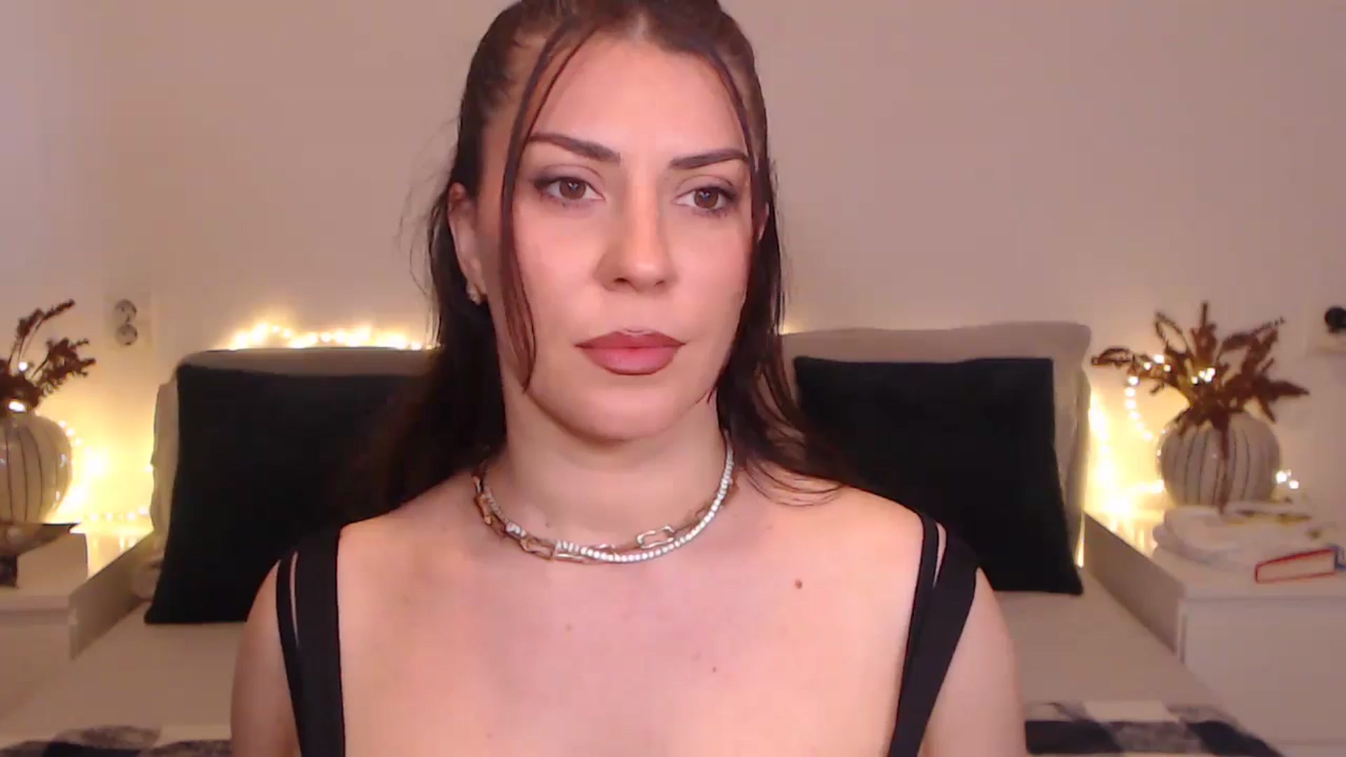 Gallery image thumbnail from BlueStocking's myfreecams stream on, 09/16/2024, 14:06 image 5 of 20