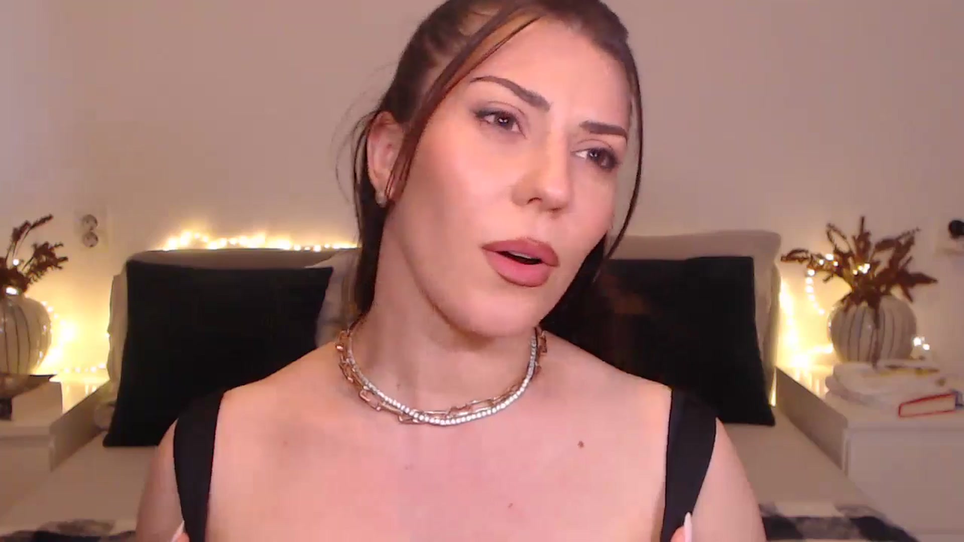 Gallery image thumbnail from BlueStocking's myfreecams stream on, 09/16/2024, 14:06 image 13 of 20