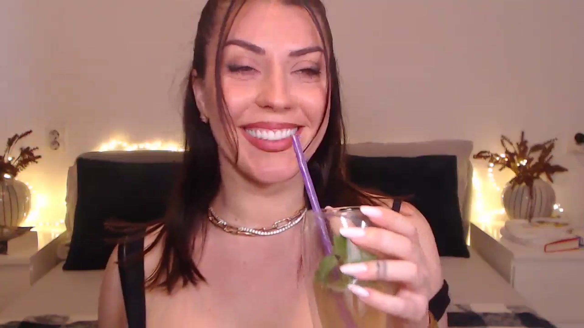 Gallery image thumbnail from BlueStocking's myfreecams stream on, 09/16/2024, 14:06 image 8 of 20