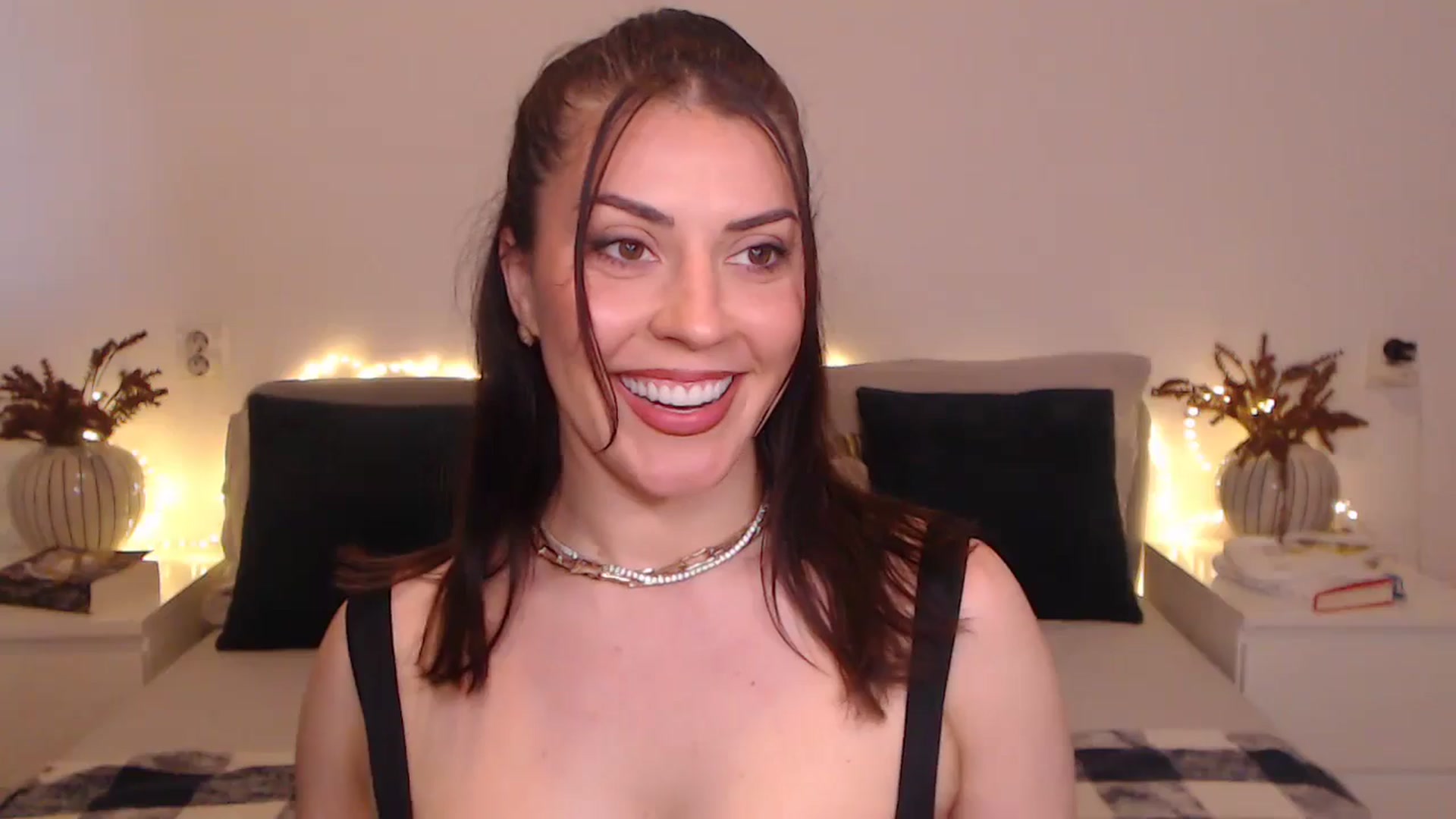 Gallery image thumbnail from BlueStocking's myfreecams stream on, 09/16/2024, 14:06 image 20 of 20