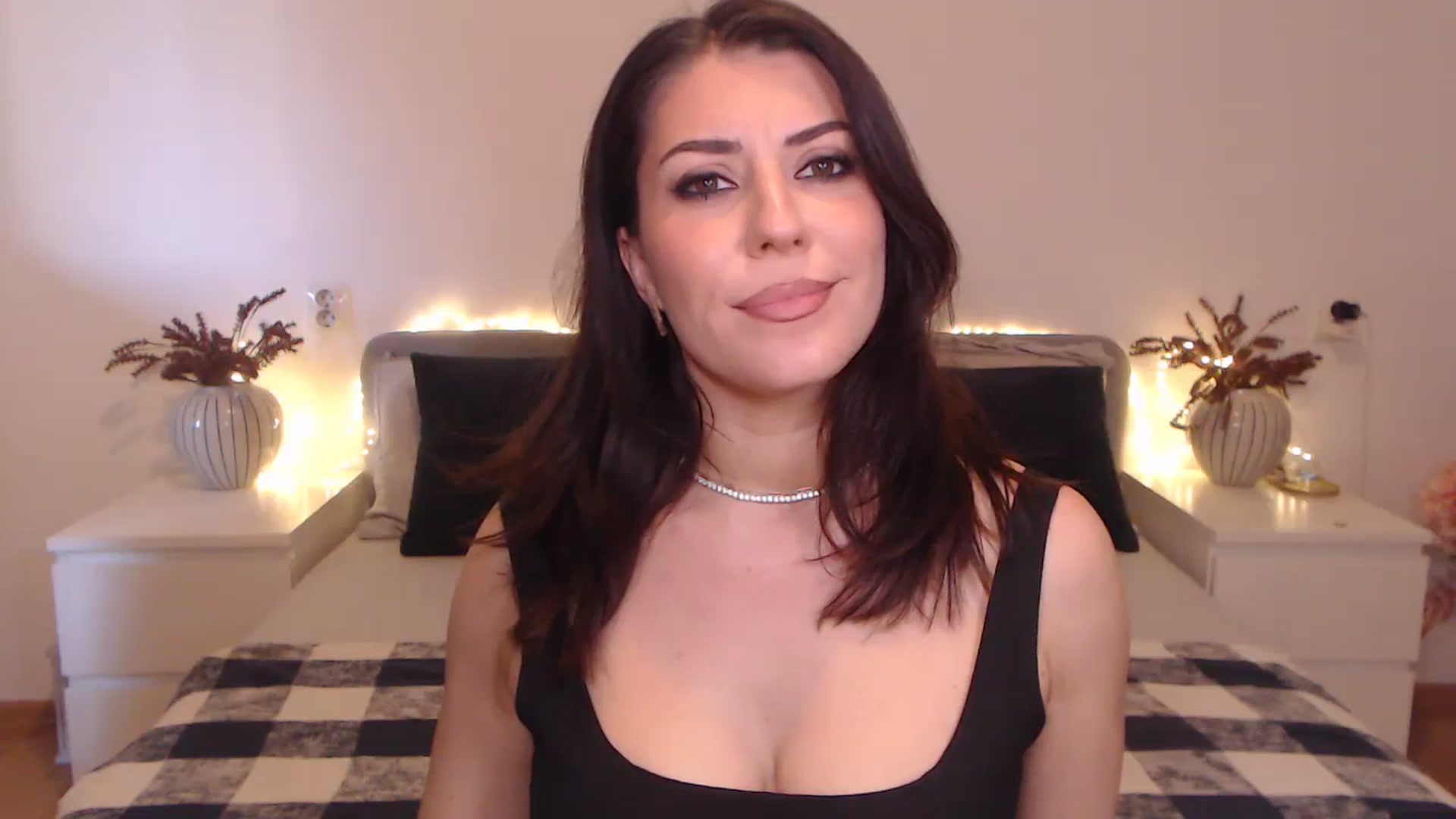 Gallery image thumbnail from BlueStocking's myfreecams stream on, 09/20/2024, 12:42 image 13 of 20