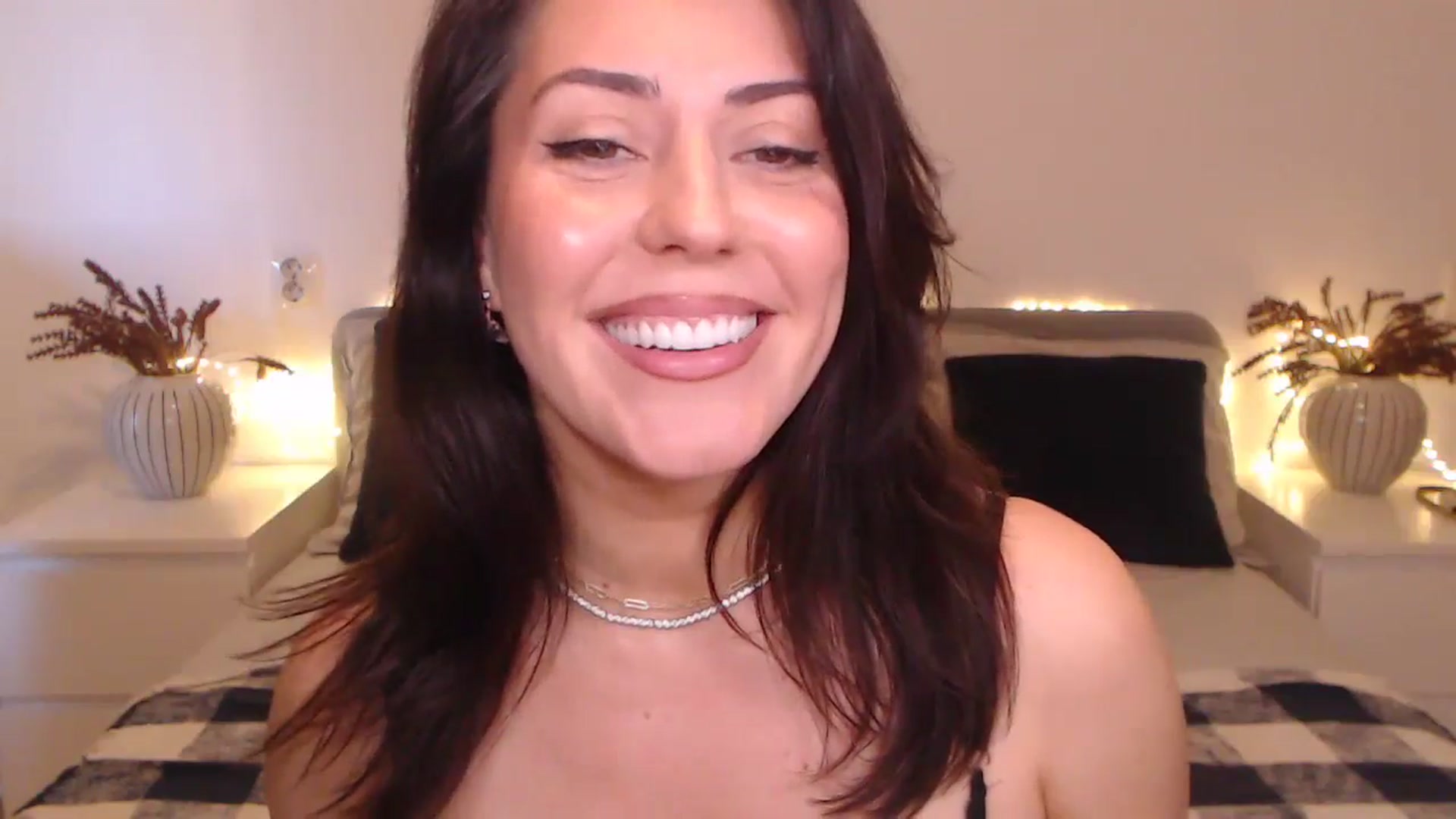 Gallery image thumbnail from BlueStocking's myfreecams stream on, 09/23/2024, 13:31 image 11 of 20