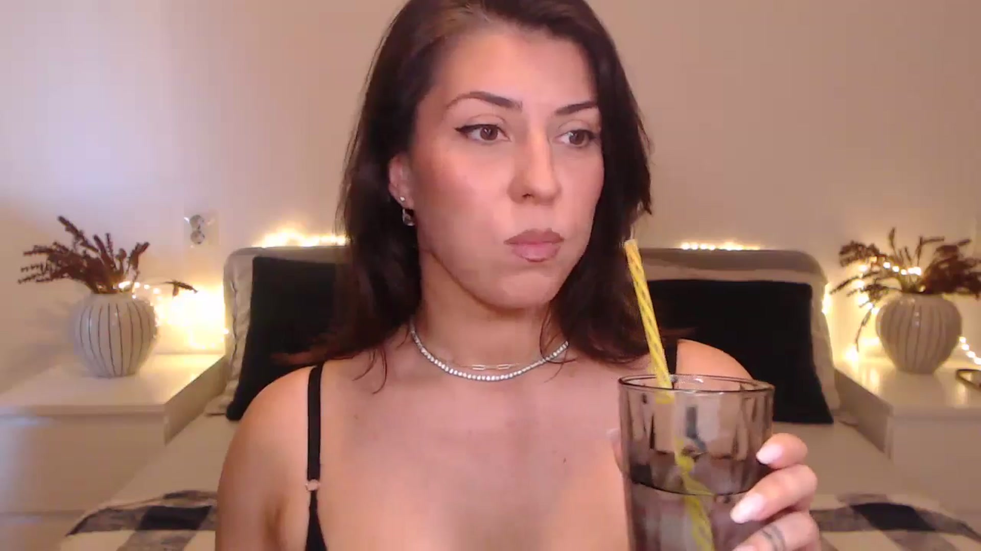 Gallery image thumbnail from BlueStocking's myfreecams stream on, 09/23/2024, 13:31 image 3 of 20