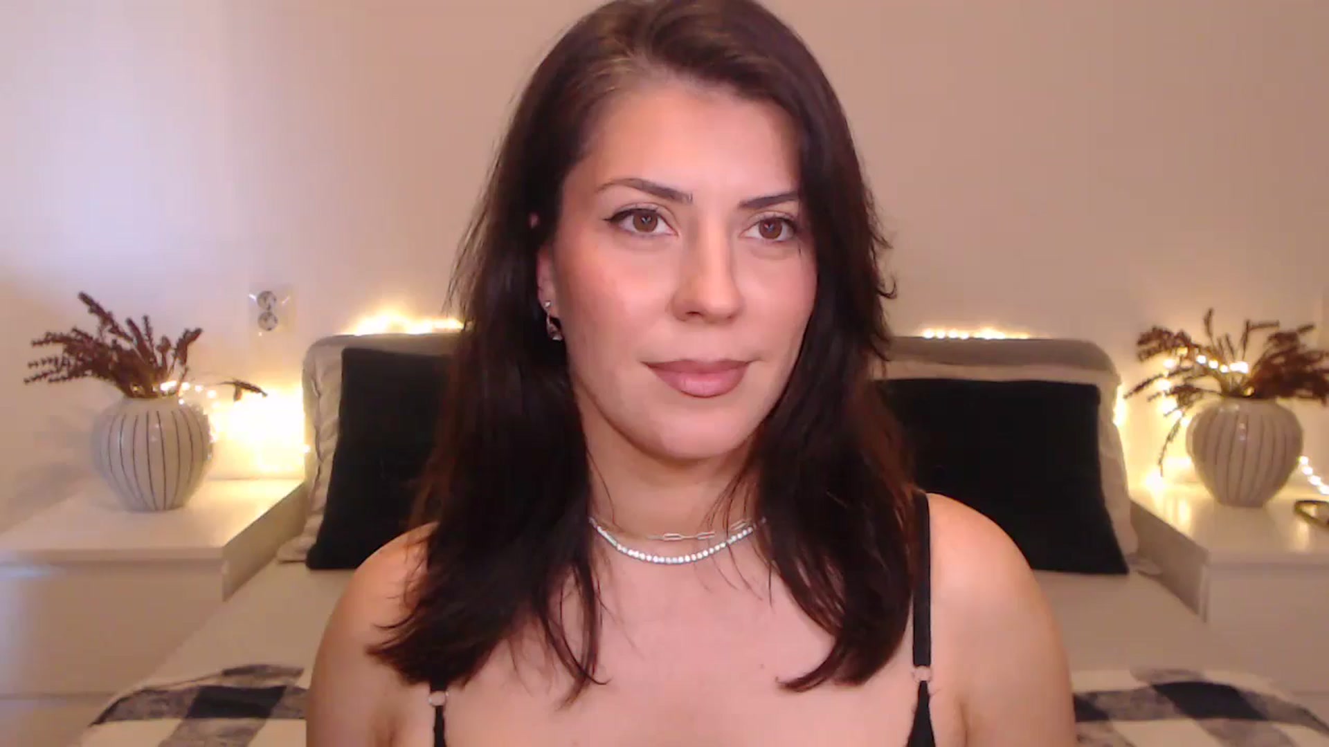 Gallery image thumbnail from BlueStocking's myfreecams stream on, 09/23/2024, 13:31 image 1 of 20