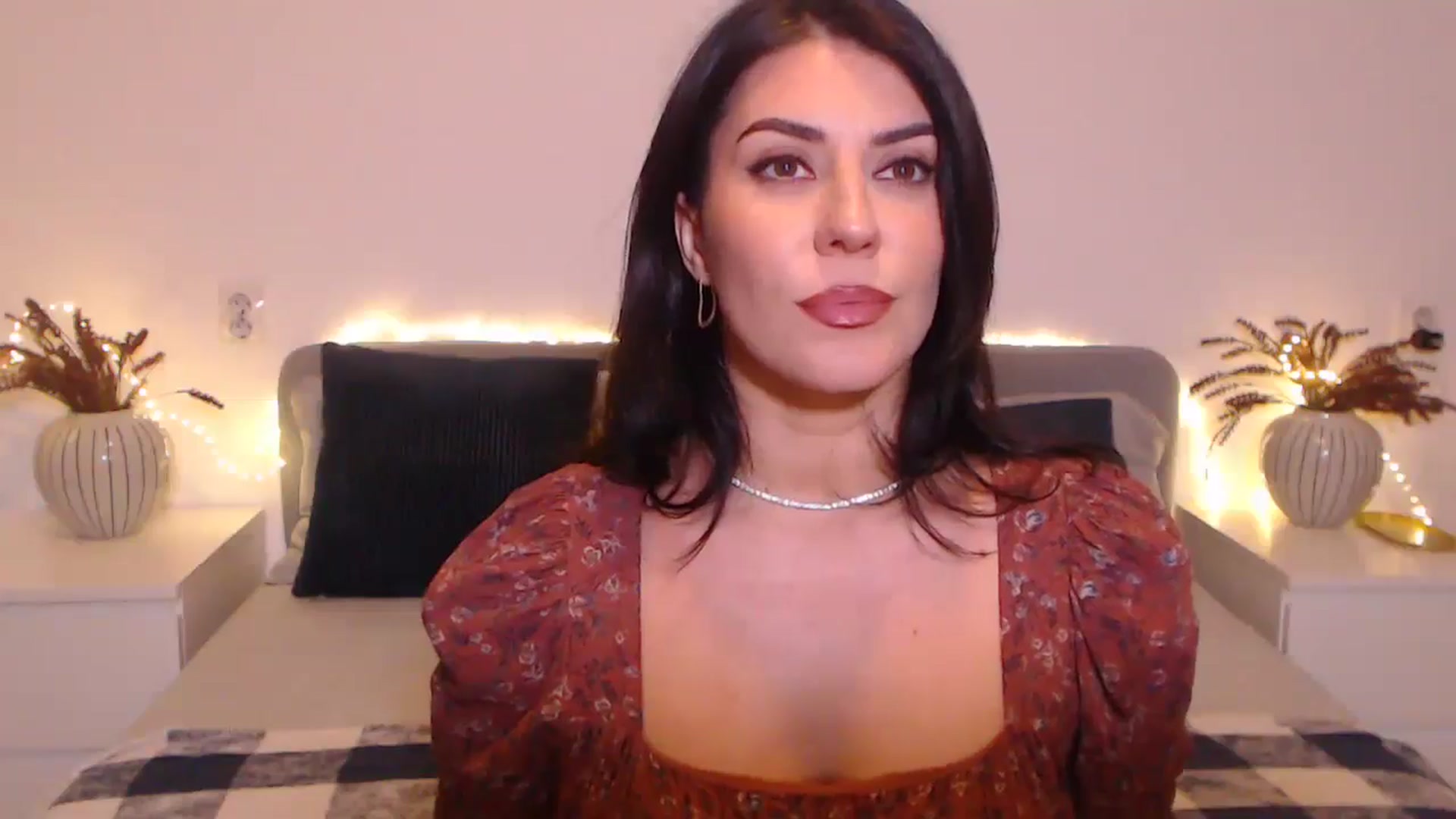 Gallery image thumbnail from BlueStocking's myfreecams stream on, 11/08/2024, 18:30 image 2 of 20