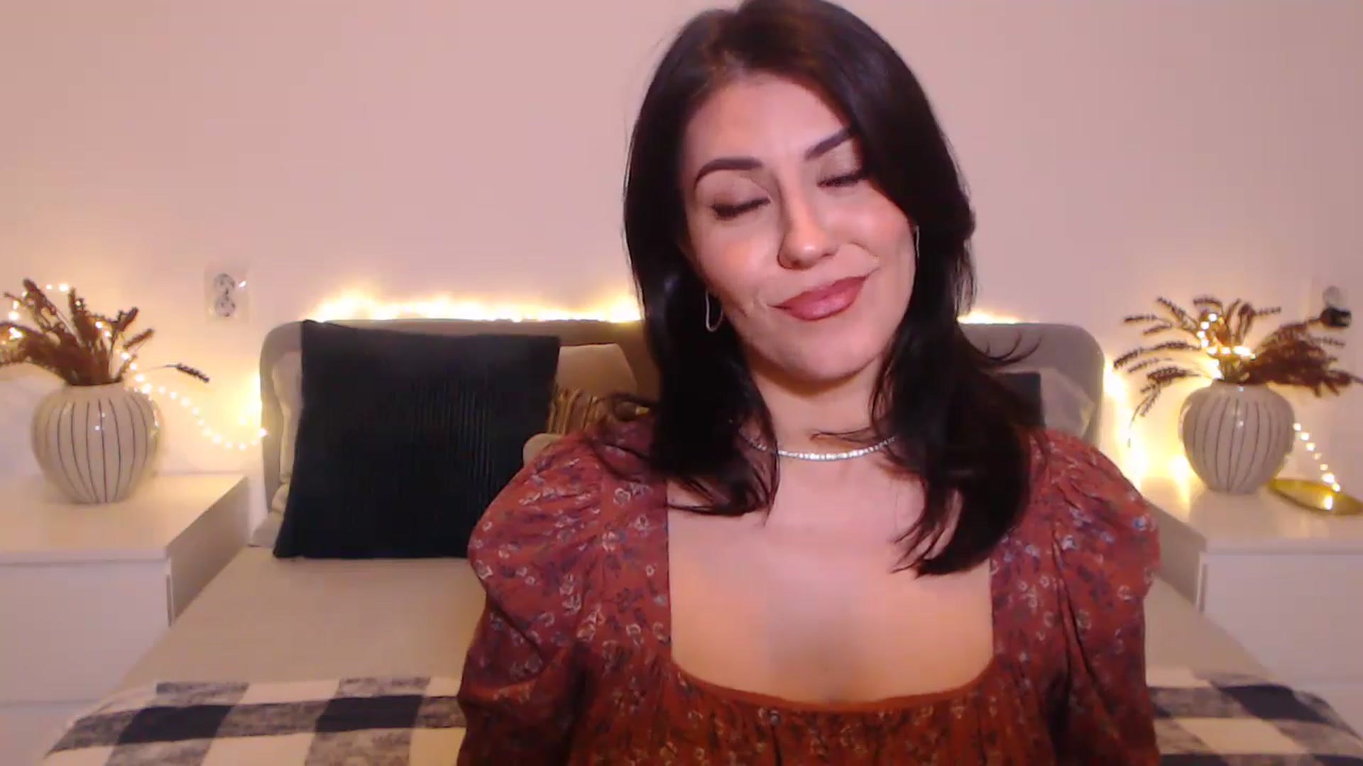Gallery image thumbnail from BlueStocking's myfreecams stream on, 11/08/2024, 18:30 image 7 of 20