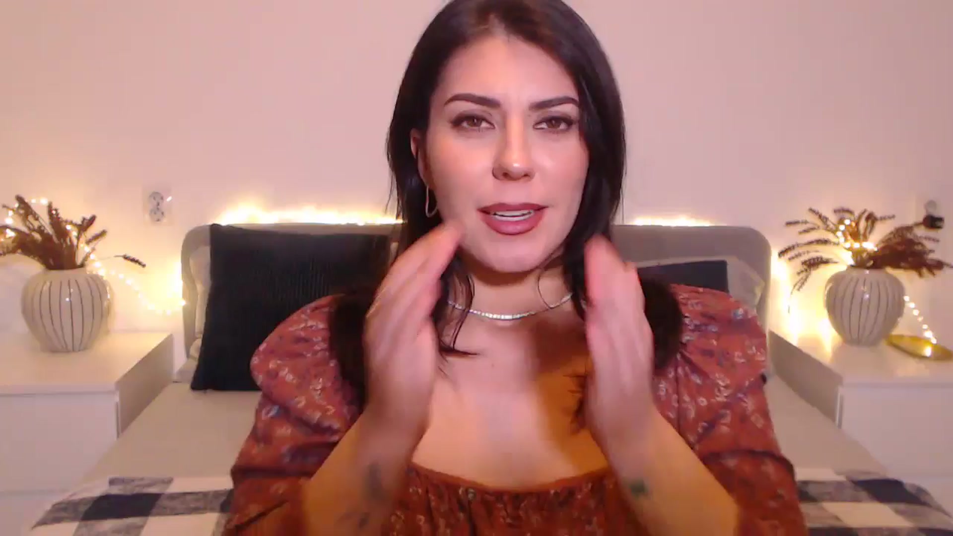 Gallery image thumbnail from BlueStocking's myfreecams stream on, 11/08/2024, 18:30 image 18 of 20