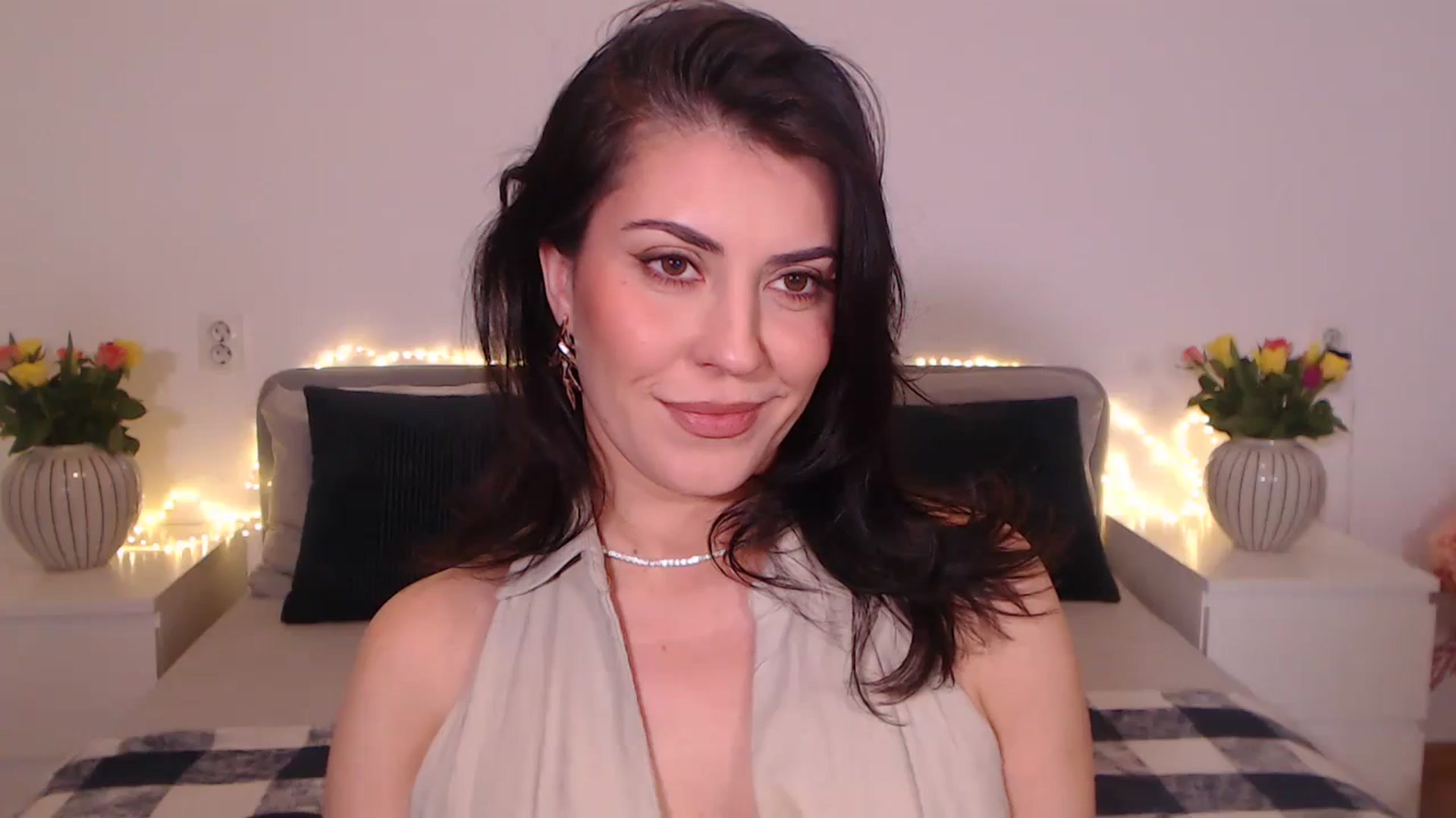 Gallery image thumbnail from BlueStocking's myfreecams stream on, 11/09/2024, 14:50 image 19 of 20
