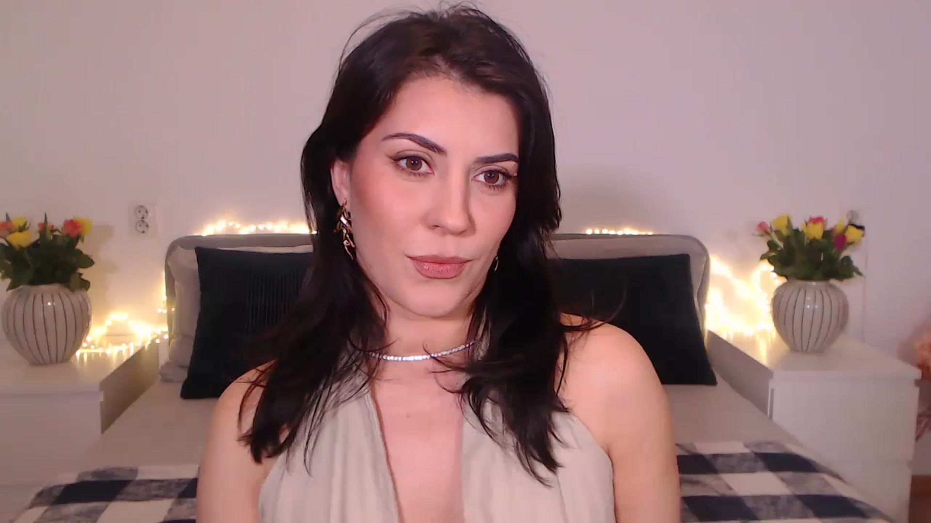 Gallery image thumbnail from BlueStocking's myfreecams stream on, 11/09/2024, 14:50 image 6 of 20