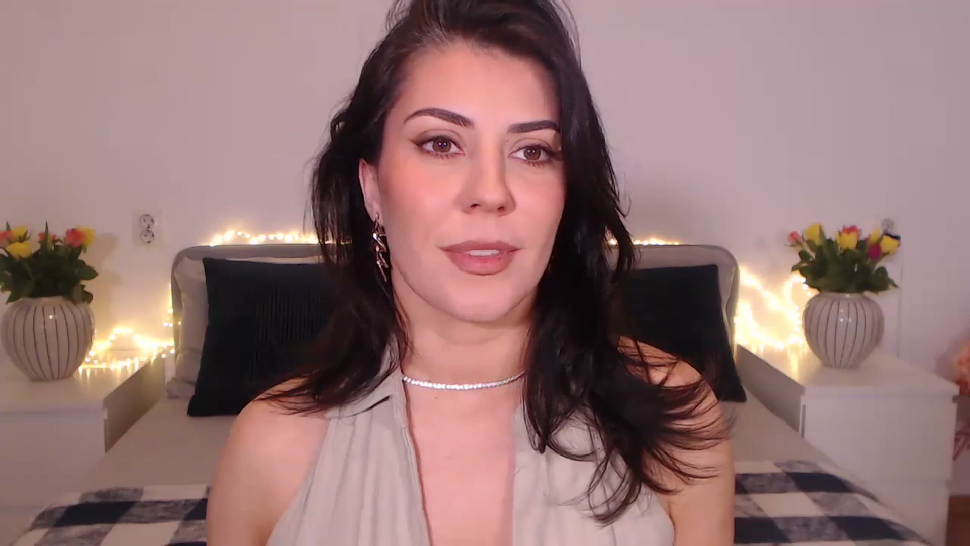 Gallery image thumbnail from BlueStocking's myfreecams stream on, 11/09/2024, 14:50 image 17 of 20