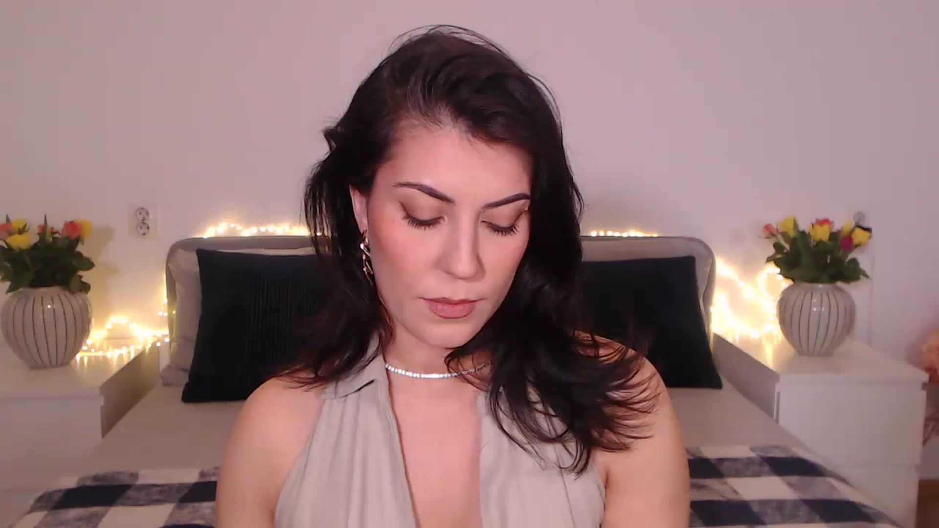 Gallery image thumbnail from BlueStocking's myfreecams stream on, 11/09/2024, 14:50 image 16 of 20
