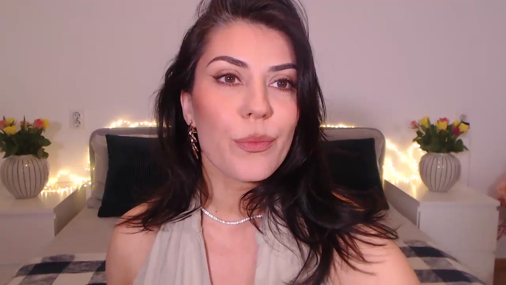 Gallery image thumbnail from BlueStocking's myfreecams stream on, 11/09/2024, 14:50 image 20 of 20