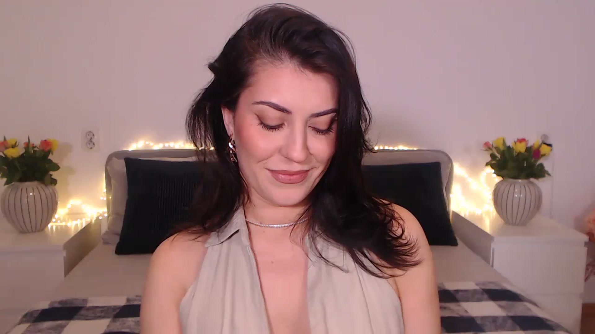 Gallery image thumbnail from BlueStocking's myfreecams stream on, 11/09/2024, 14:50 image 14 of 20