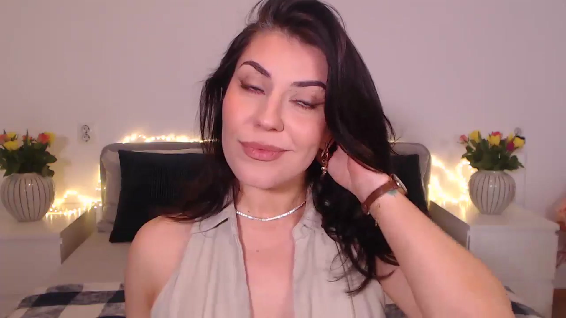 Gallery image thumbnail from BlueStocking's myfreecams stream on, 11/09/2024, 14:50 image 18 of 20