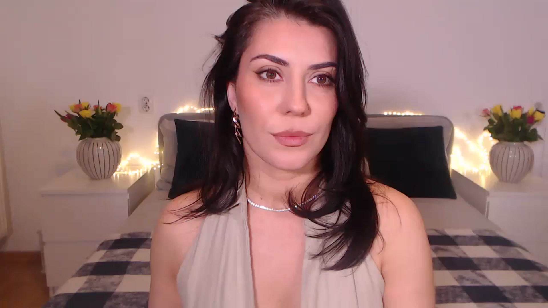 Gallery image thumbnail from BlueStocking's myfreecams stream on, 11/09/2024, 16:08 image 12 of 20