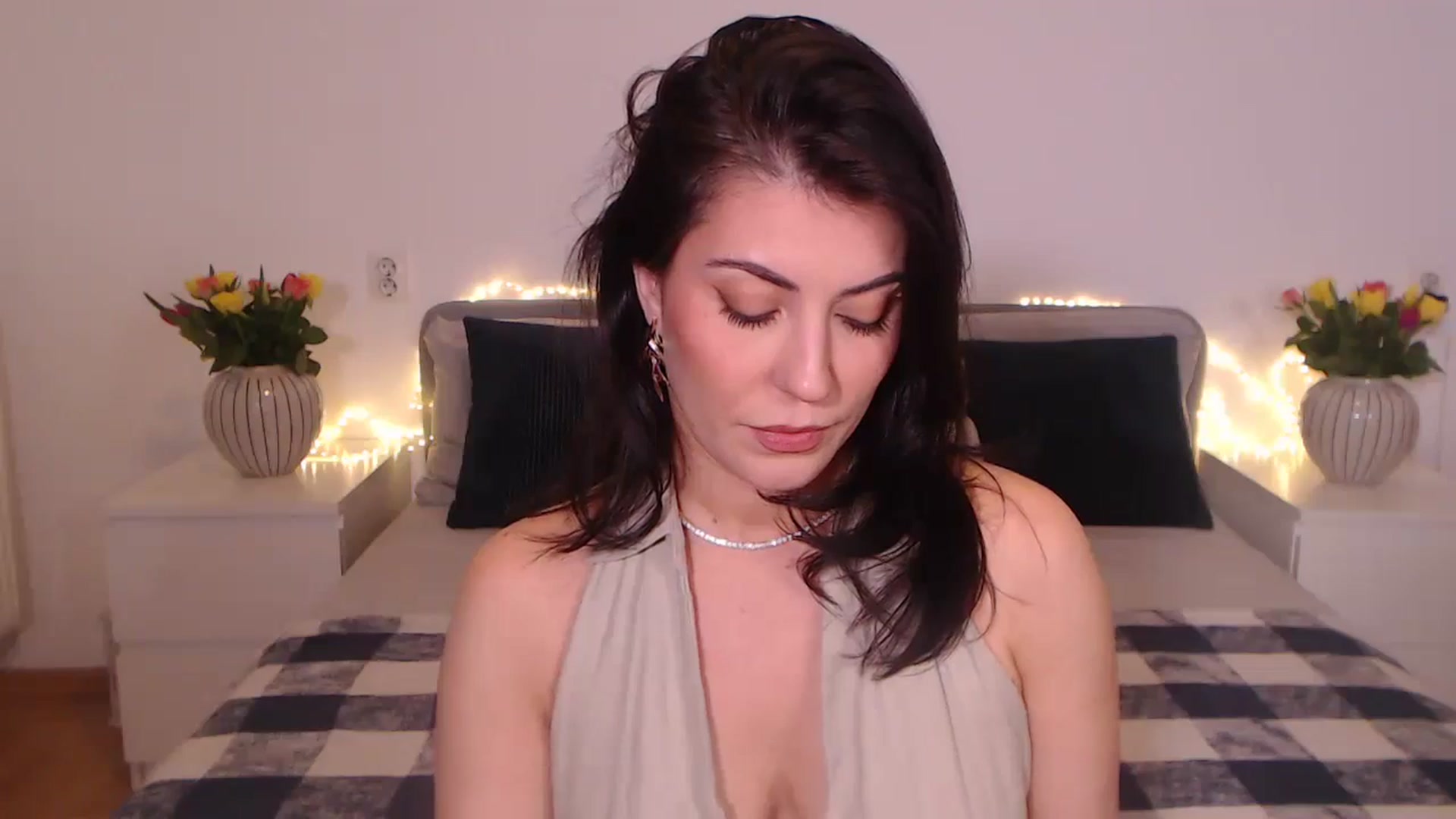 Gallery image thumbnail from BlueStocking's myfreecams stream on, 11/09/2024, 16:08 image 10 of 20