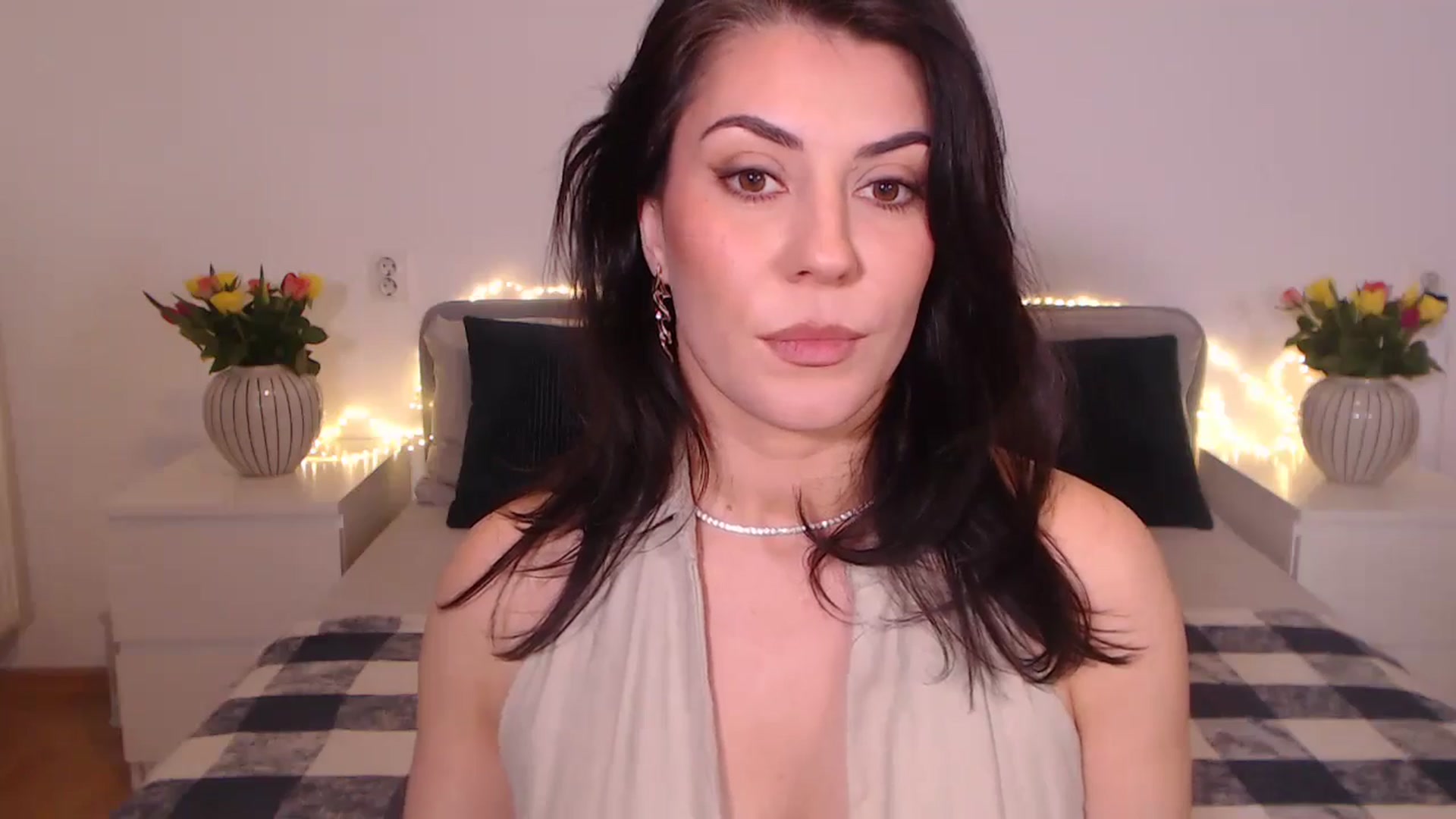 Gallery image thumbnail from BlueStocking's myfreecams stream on, 11/09/2024, 16:08 image 18 of 20
